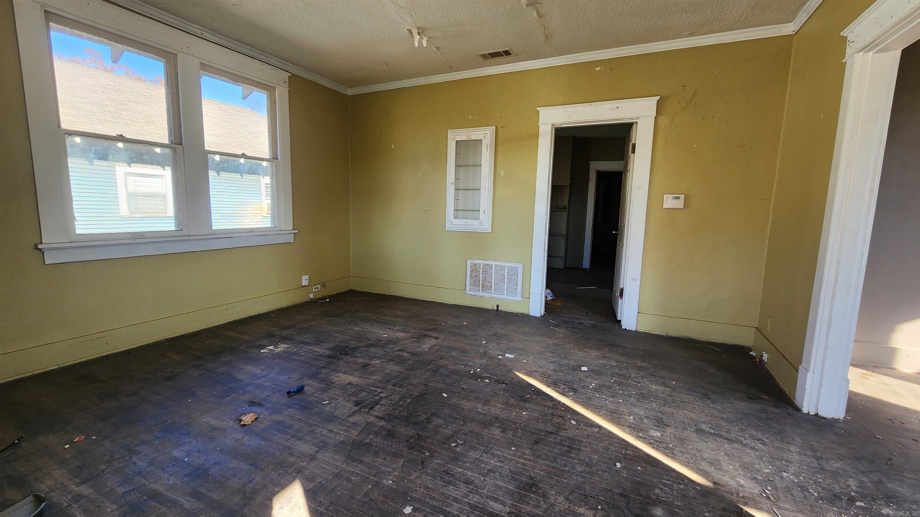 CHESTERFIELD SQUARE - Residential