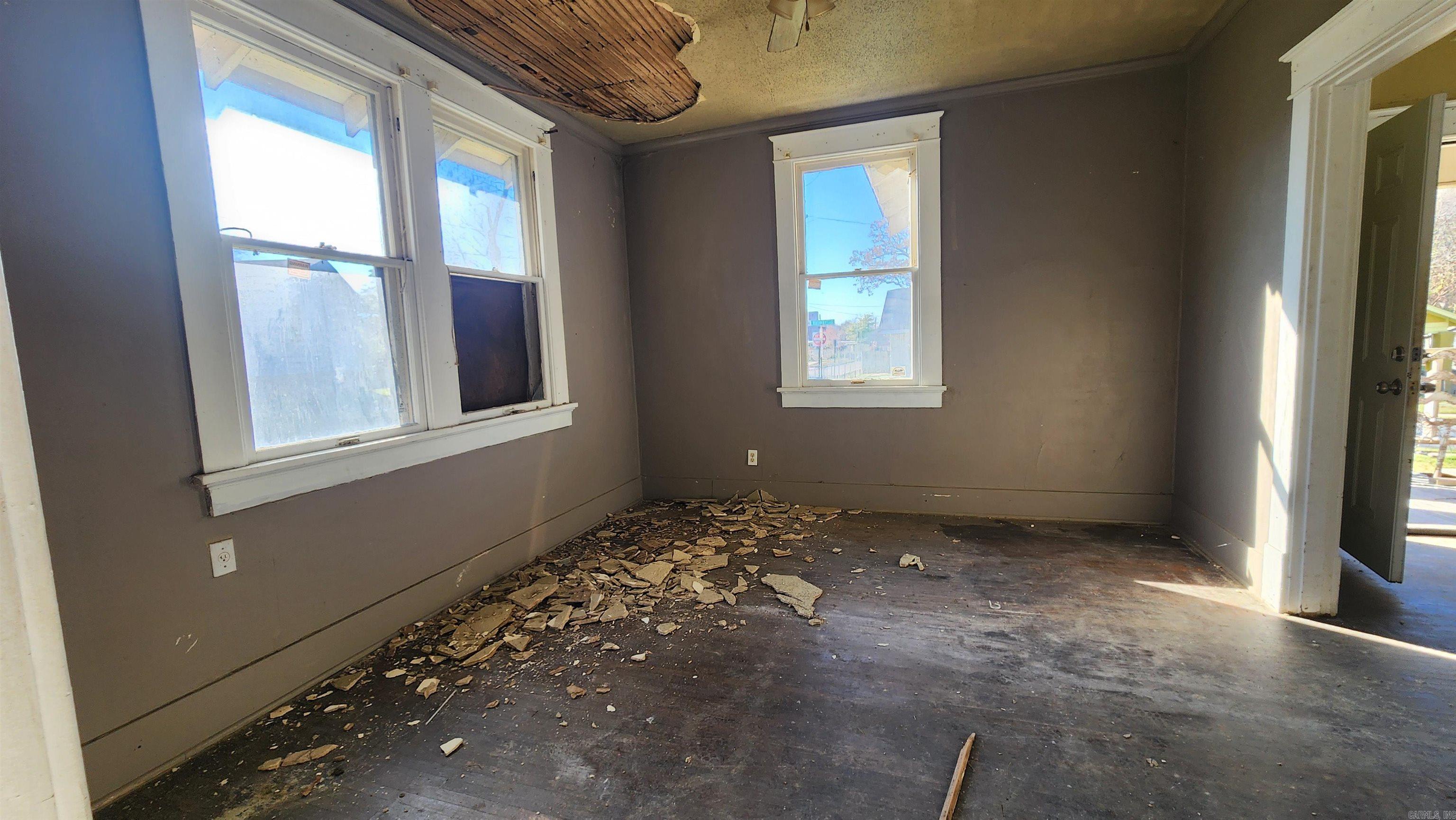 CHESTERFIELD SQUARE - Residential