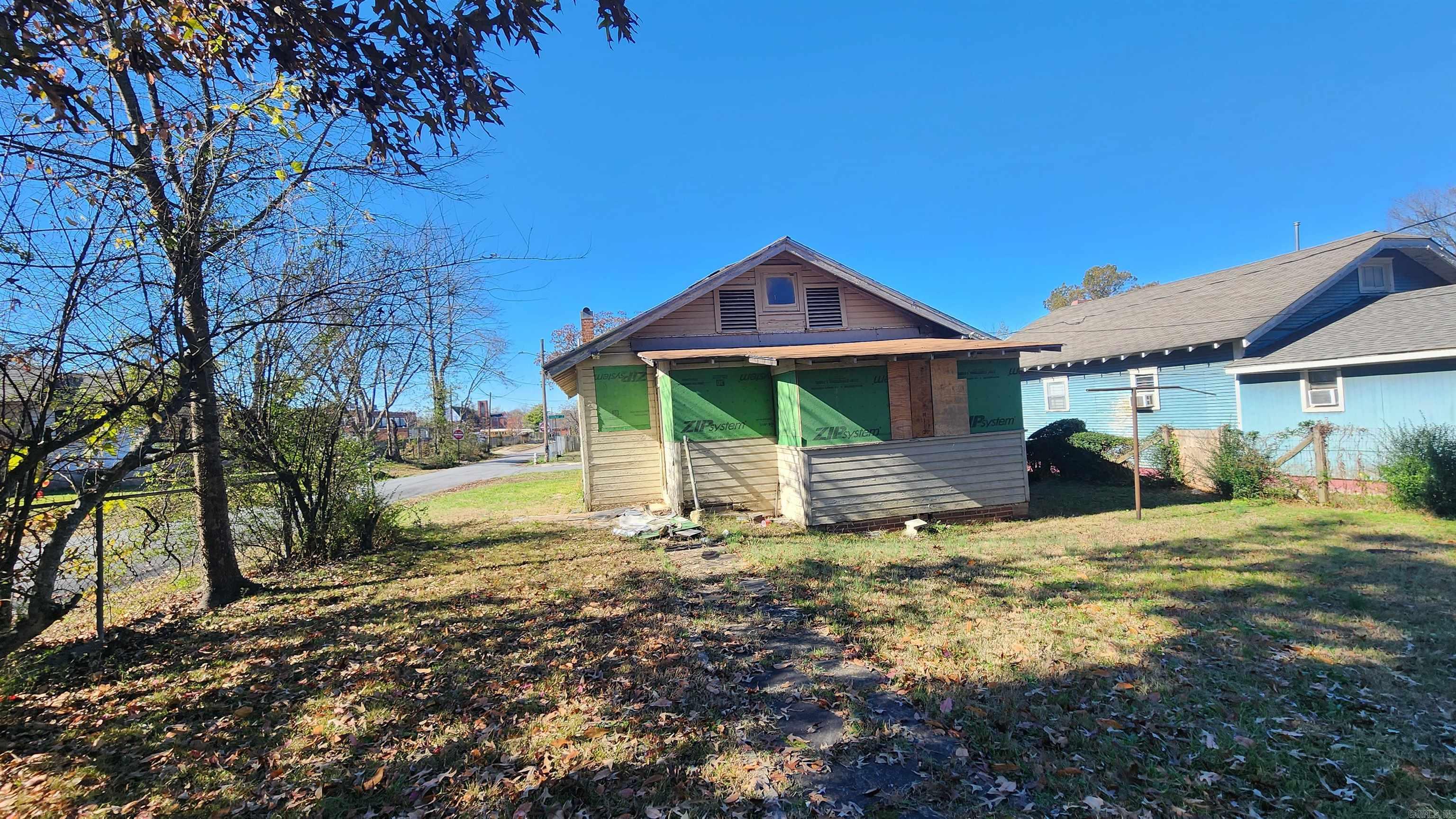 CHESTERFIELD SQUARE - Residential