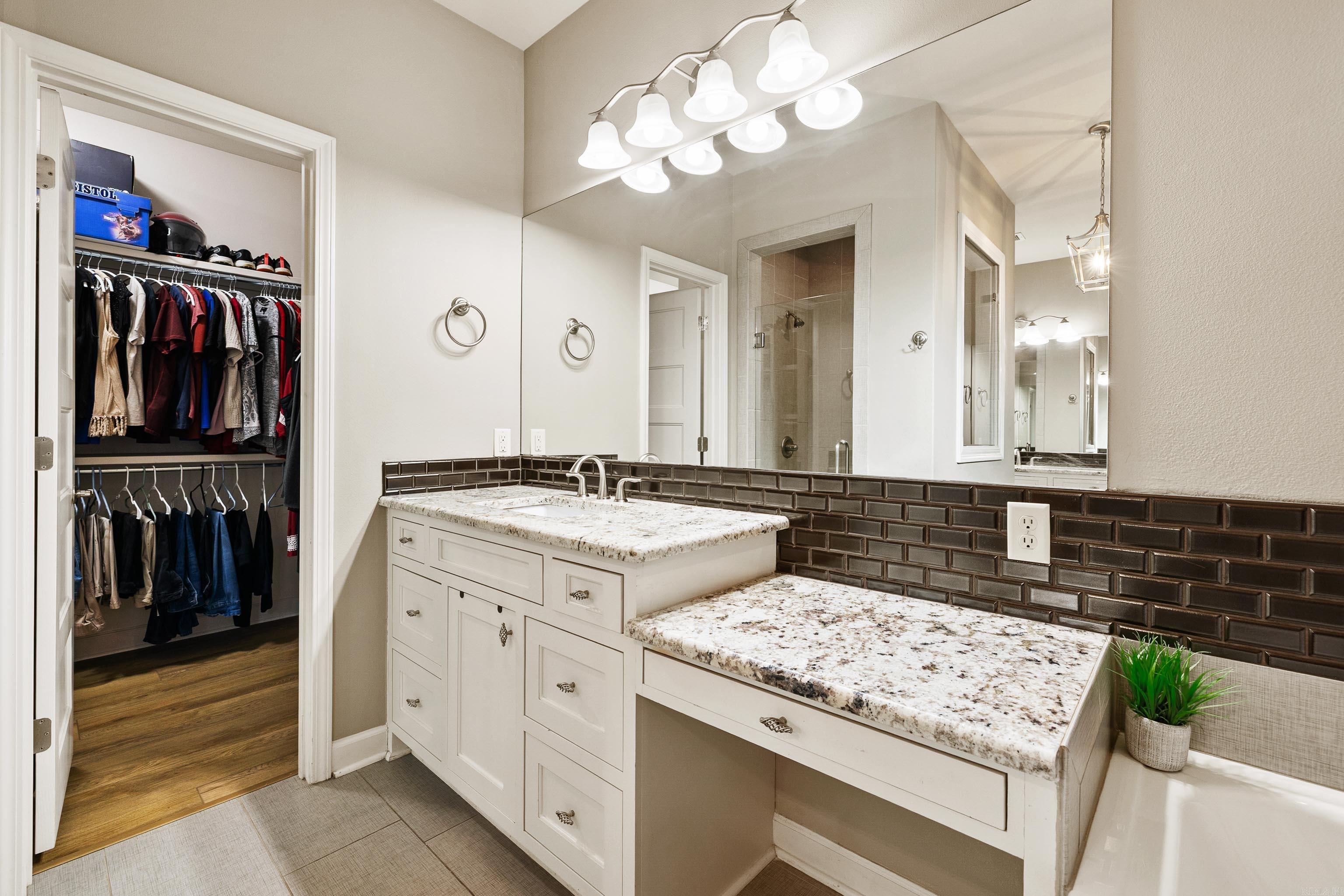 HURRICANE LAKE EST - Residential