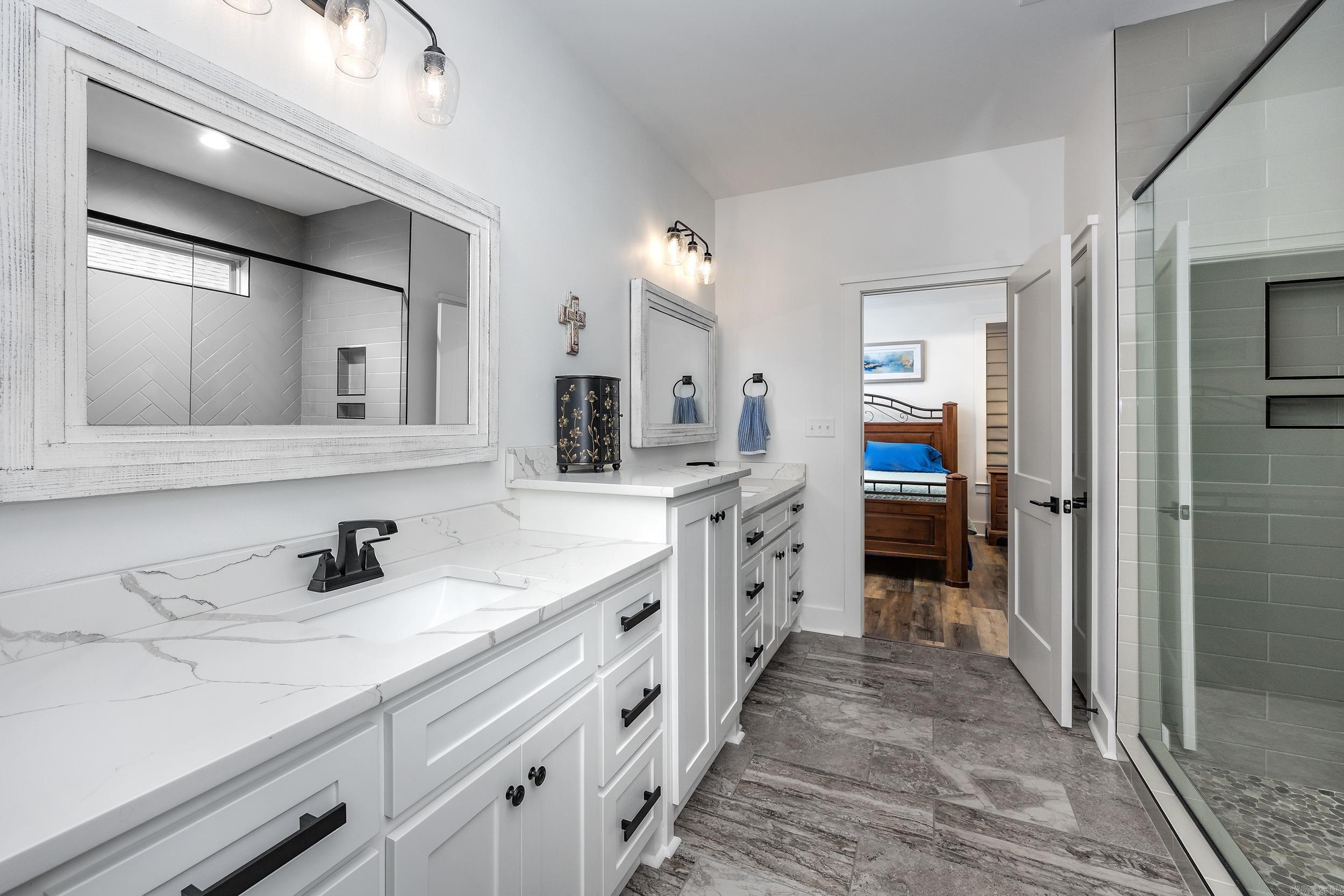 CREEKSIDE - Residential