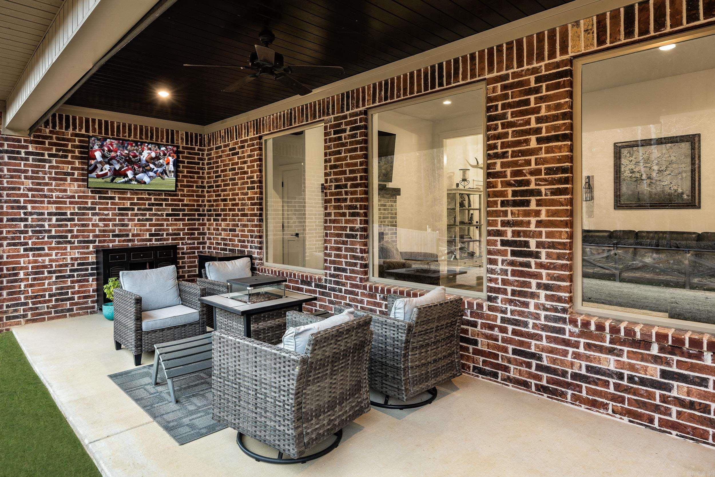 CREEKSIDE - Residential