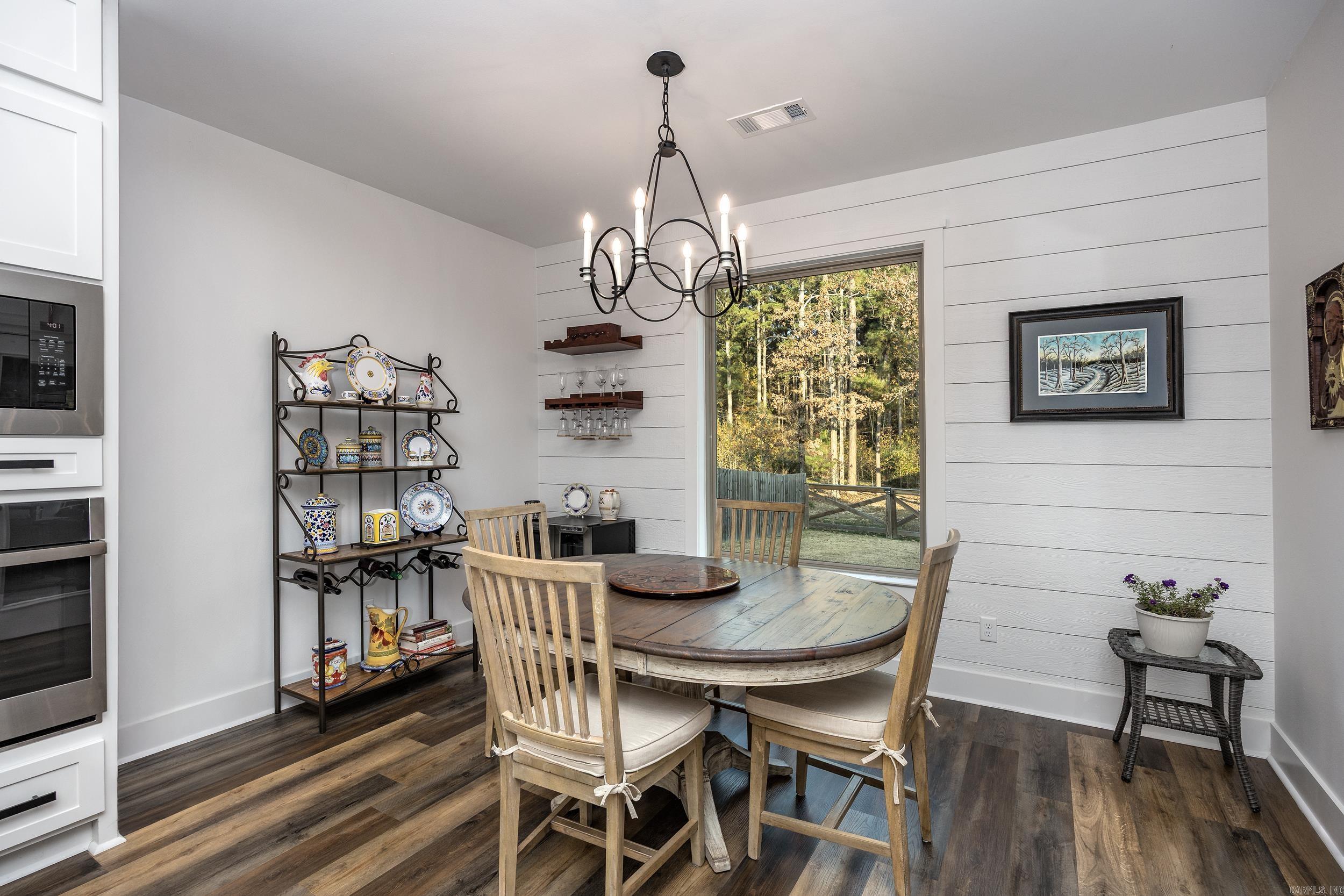 CREEKSIDE - Residential