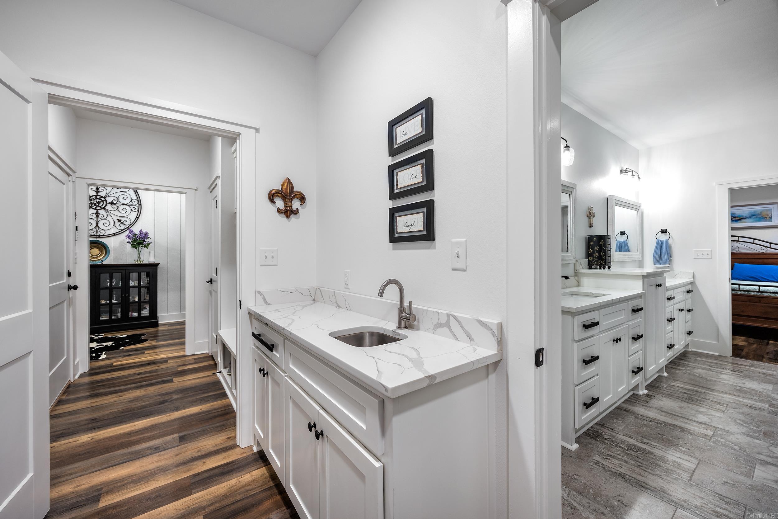 CREEKSIDE - Residential