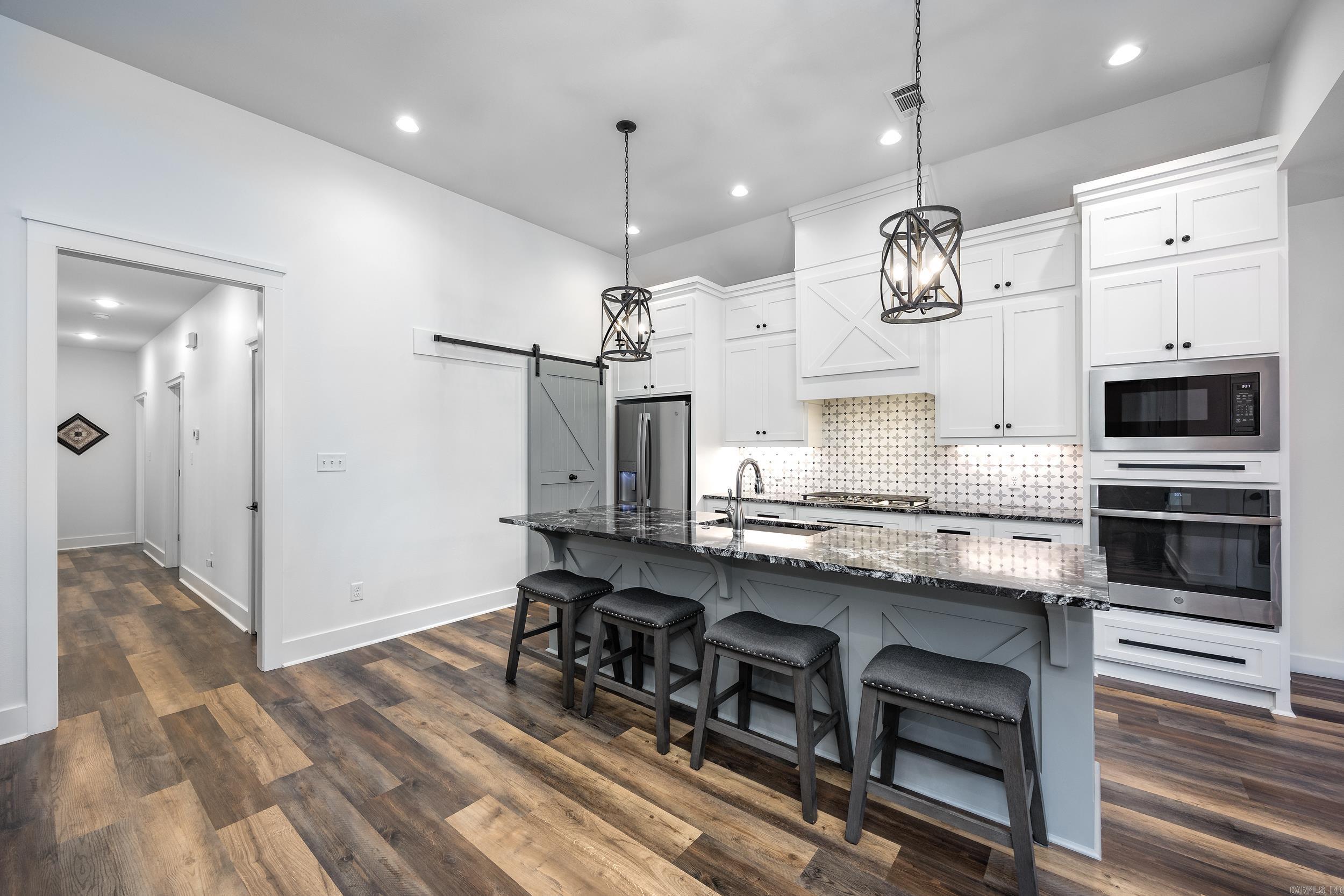 CREEKSIDE - Residential