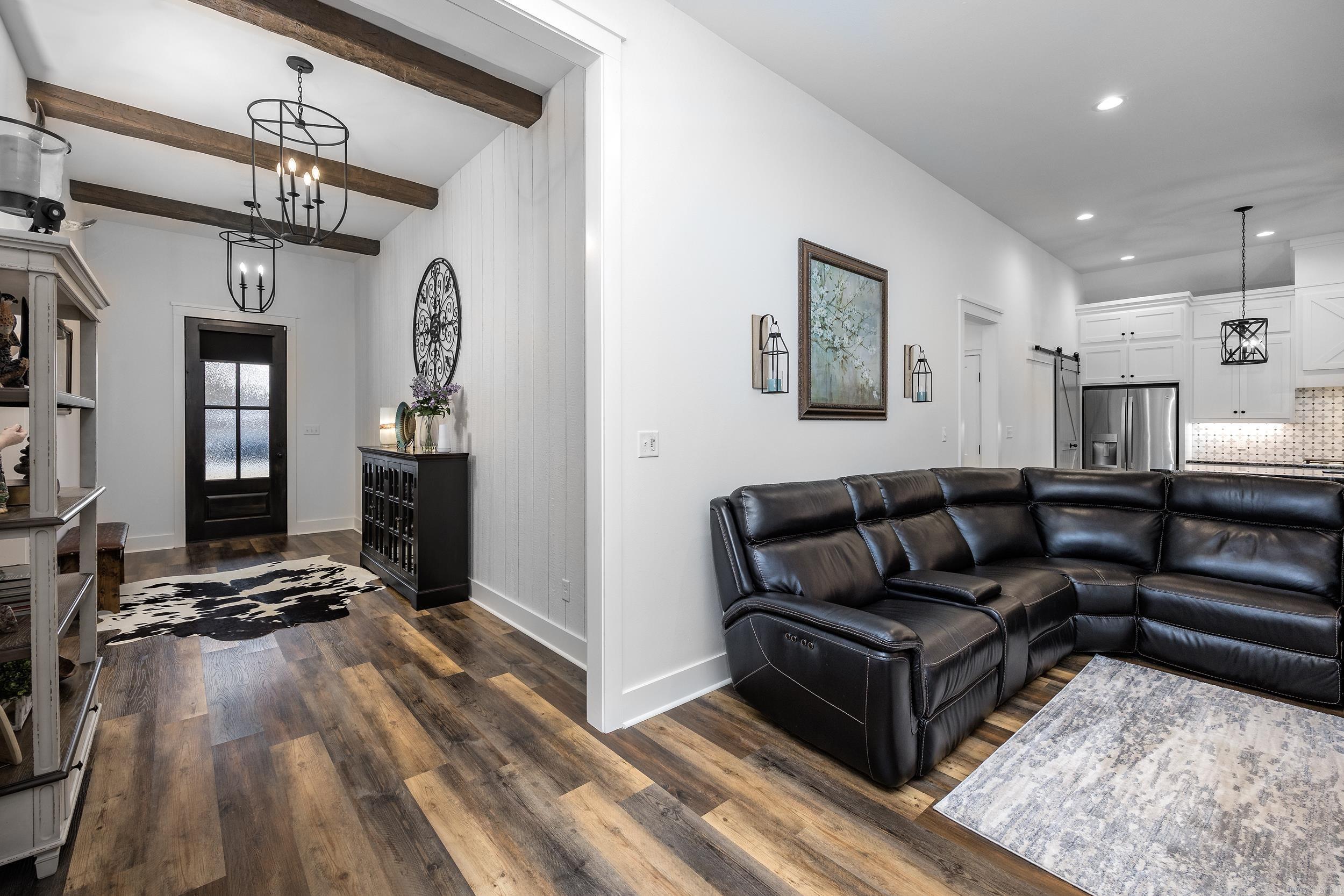 CREEKSIDE - Residential
