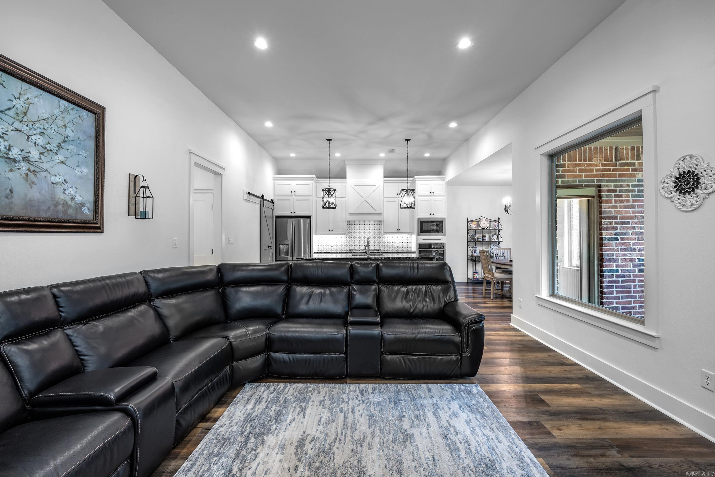 CREEKSIDE - Residential