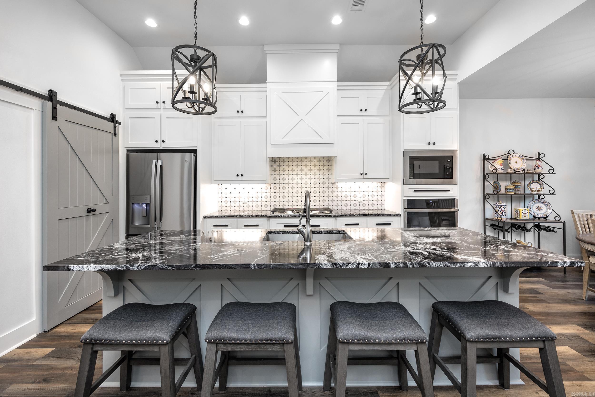 CREEKSIDE - Residential