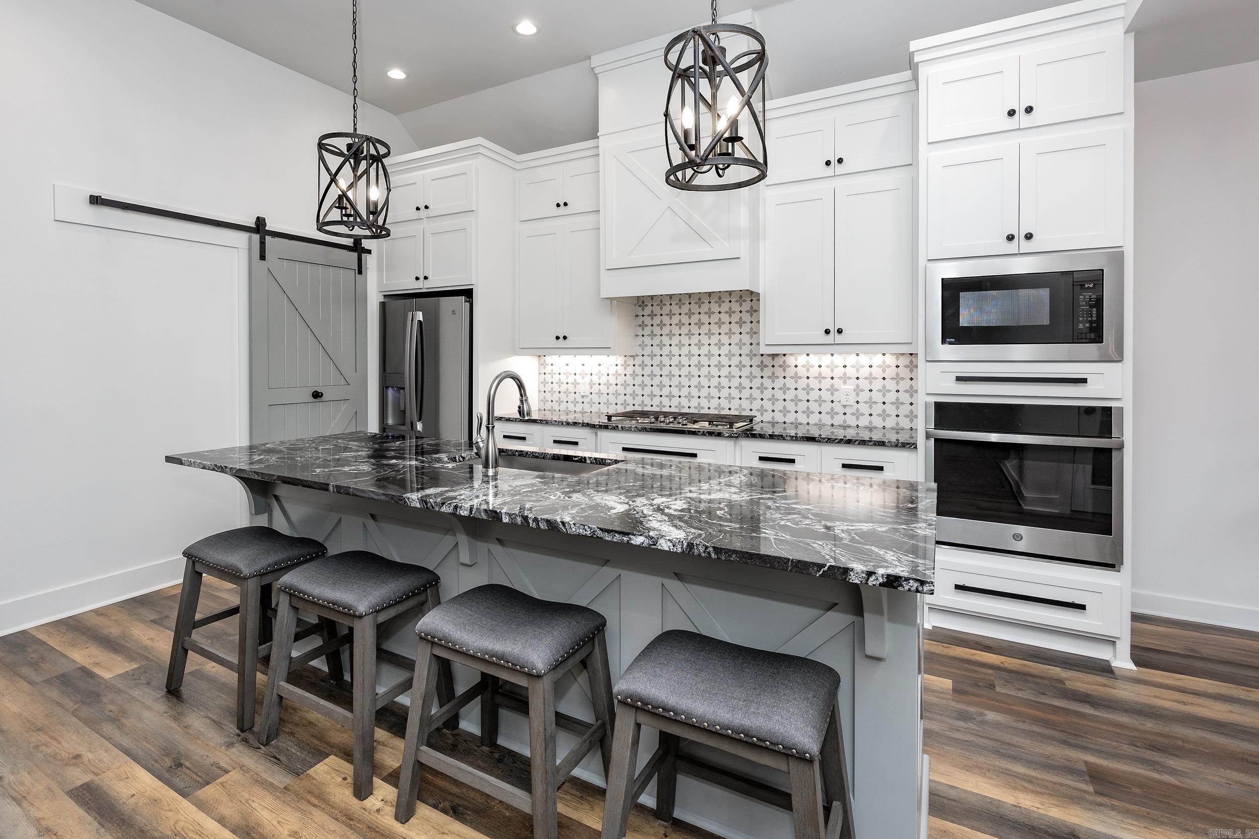 CREEKSIDE - Residential