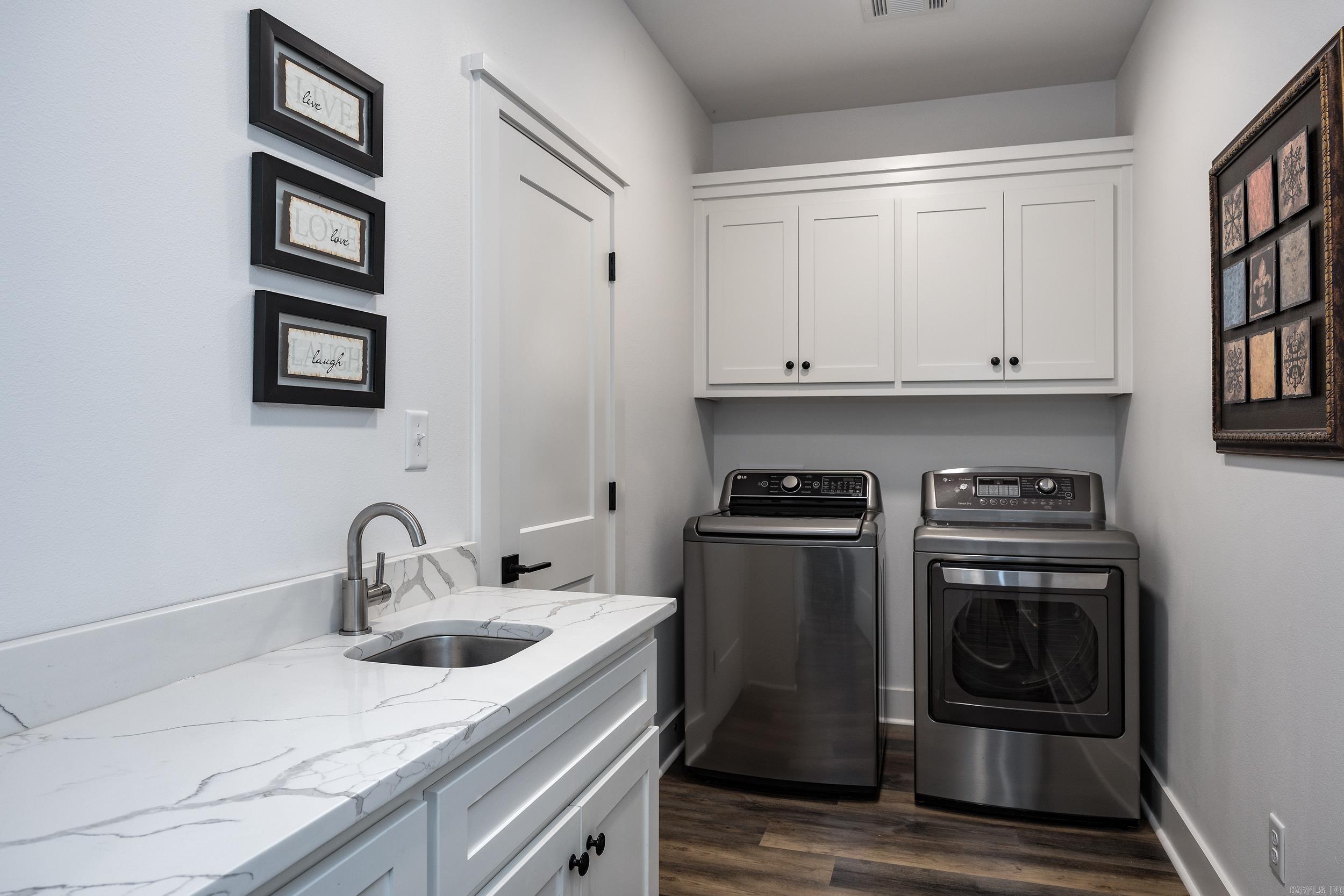 CREEKSIDE - Residential
