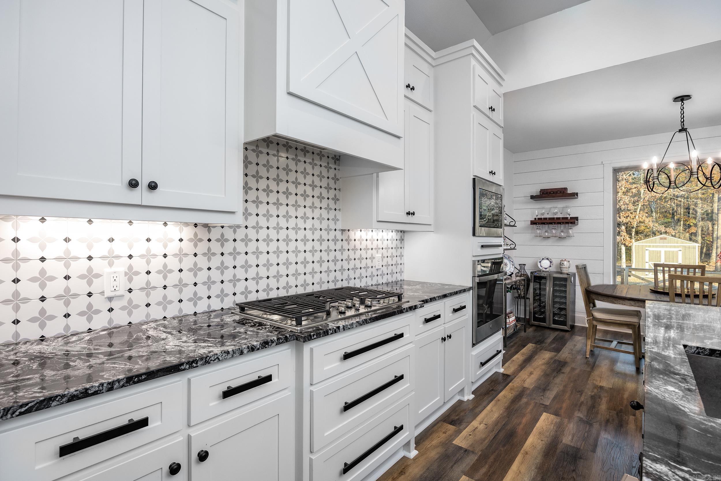 CREEKSIDE - Residential