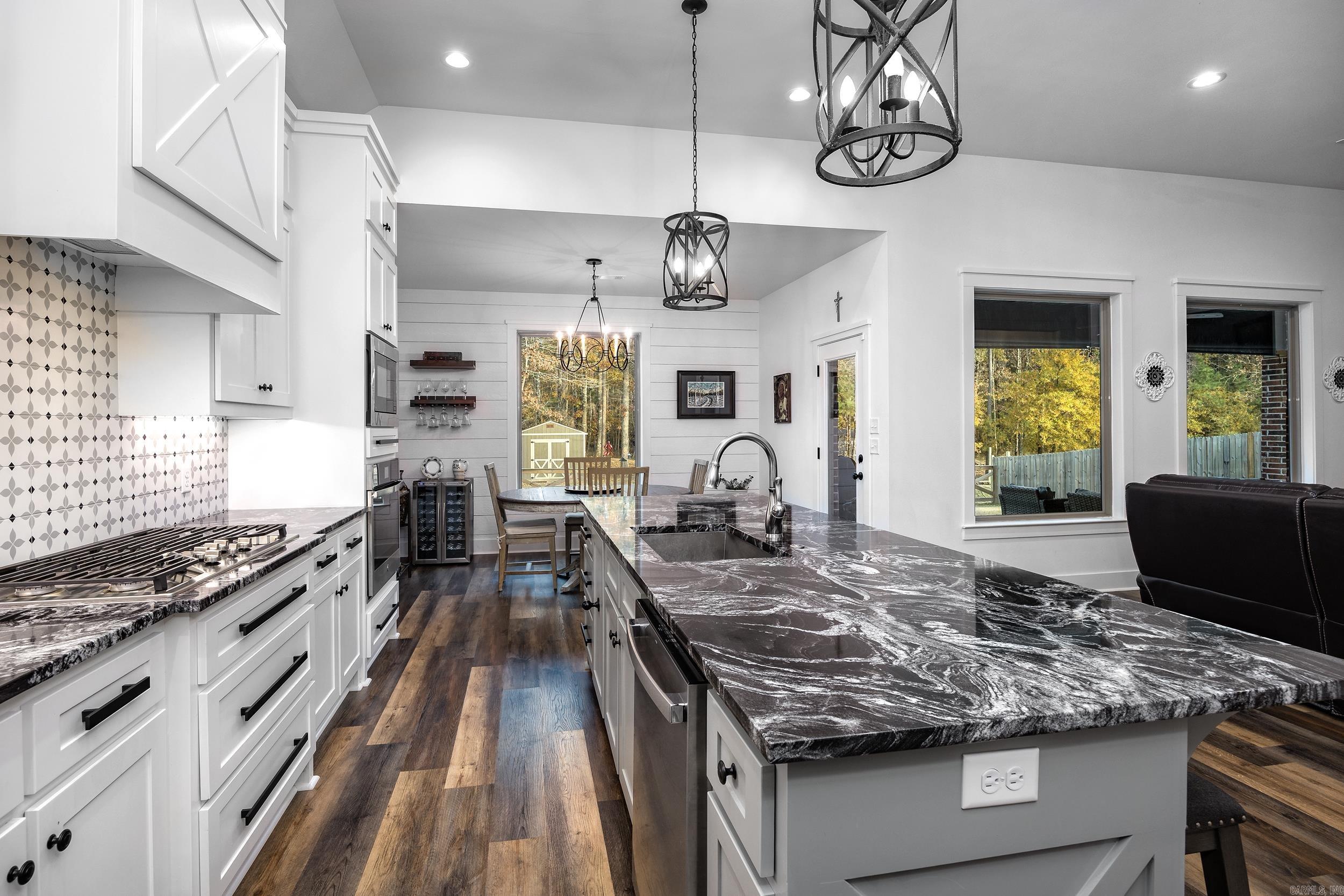CREEKSIDE - Residential