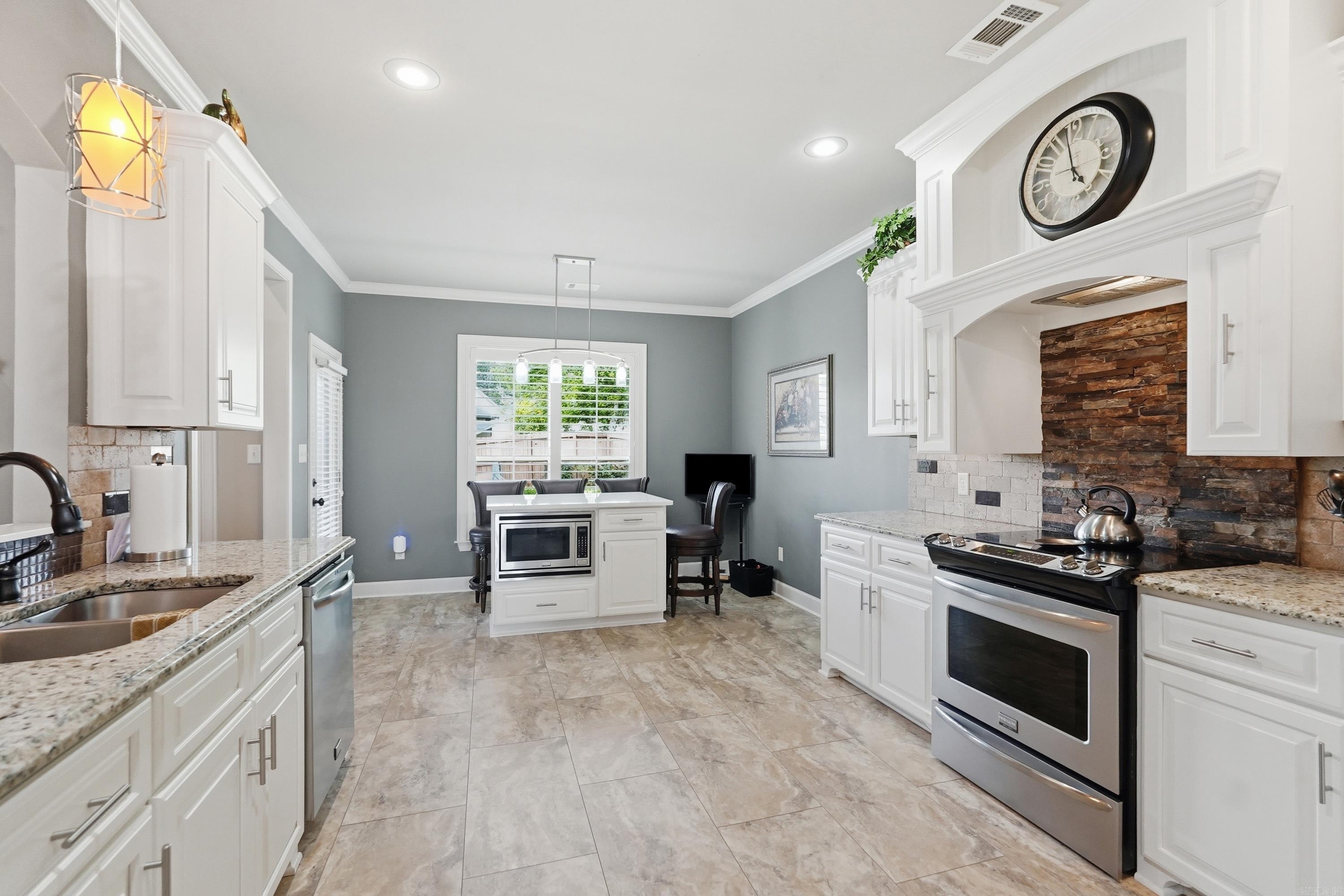 ANDRES PLACE - Residential