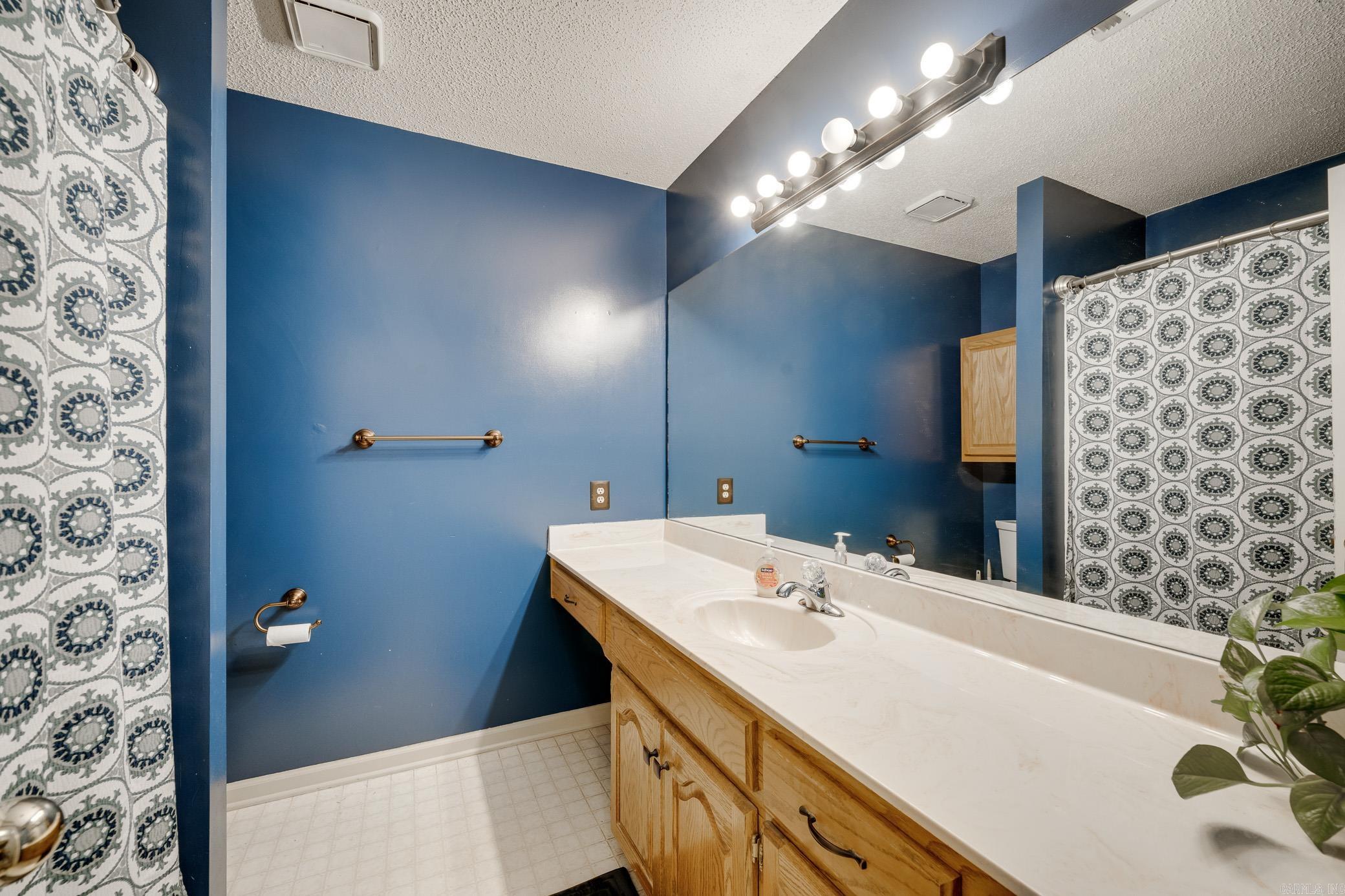 FOXWOOD J - Residential