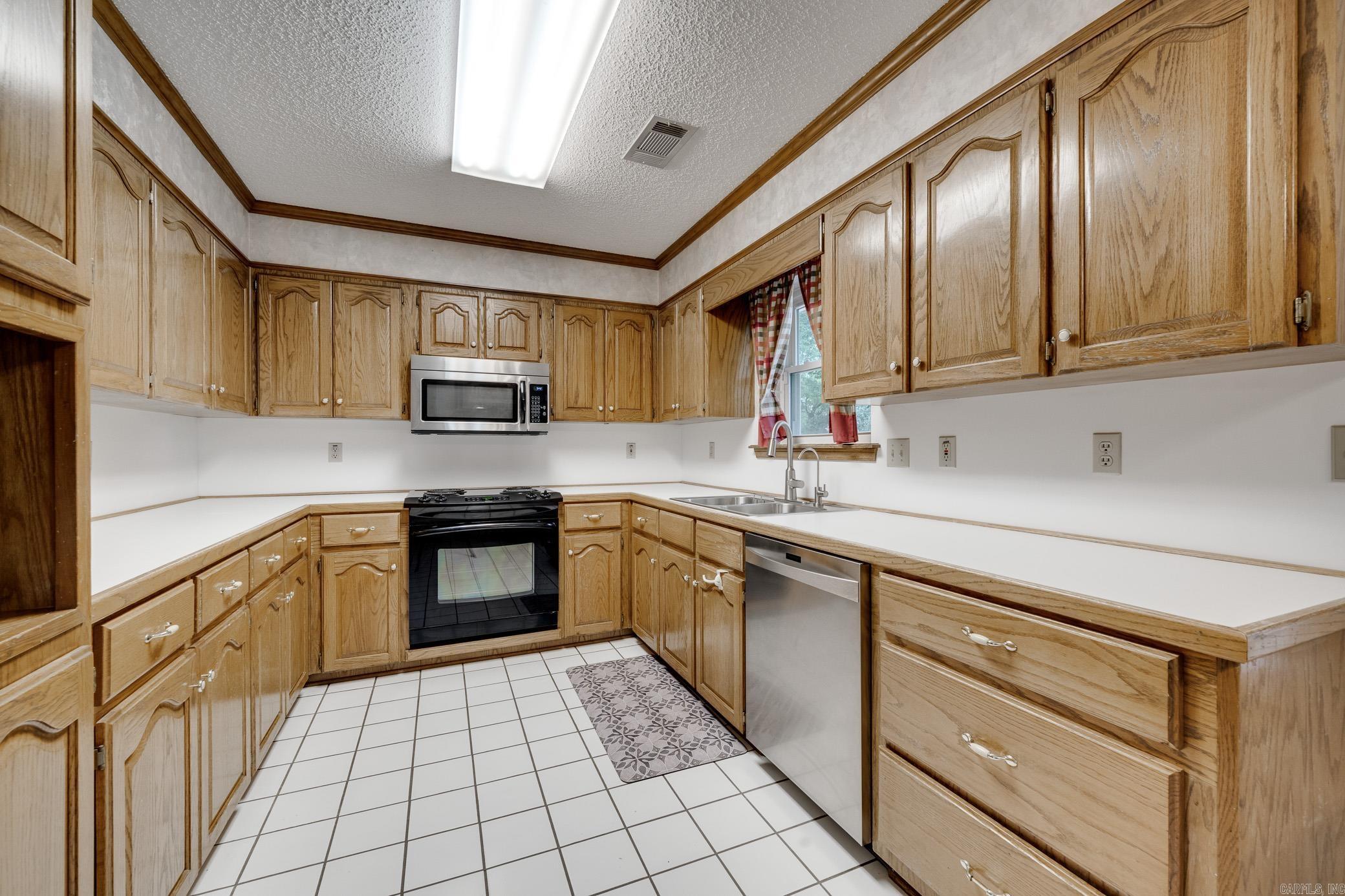 FOXWOOD J - Residential