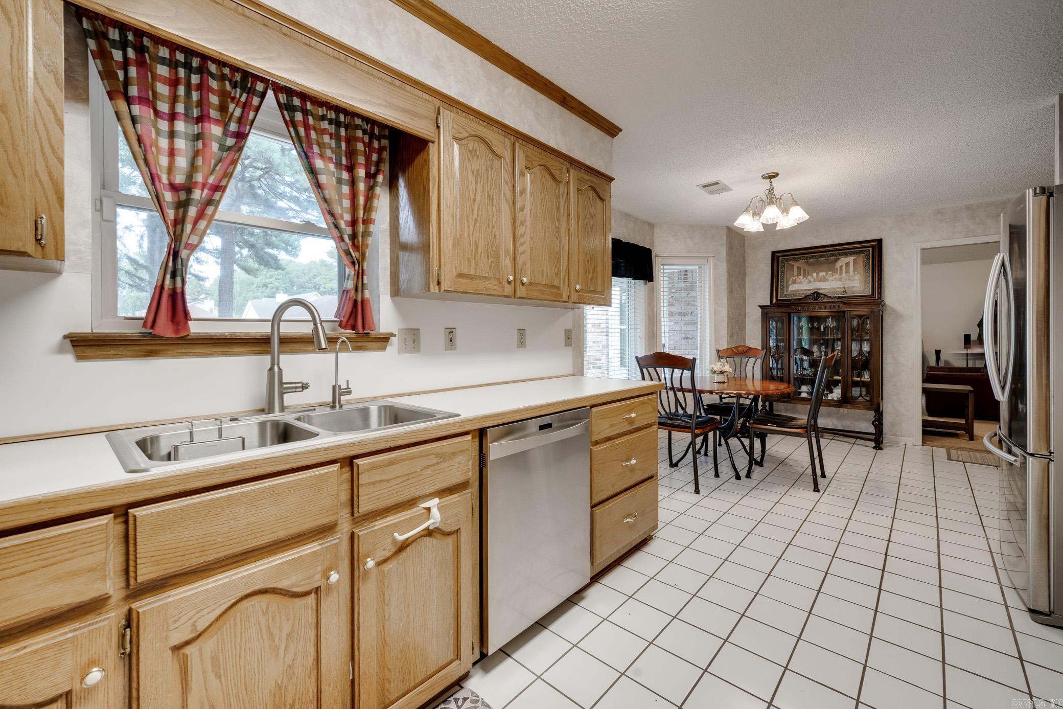 FOXWOOD J - Residential