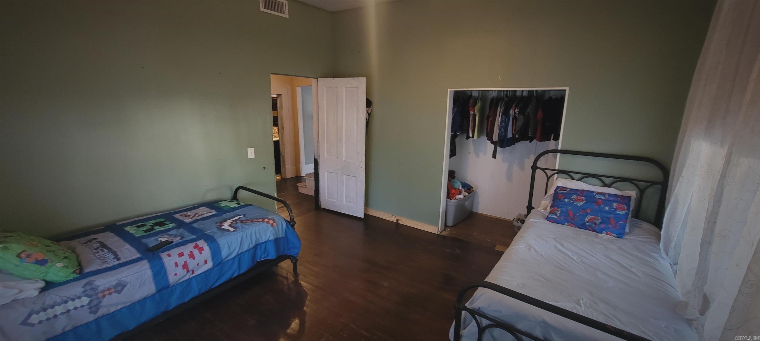 Mena Original - Residential