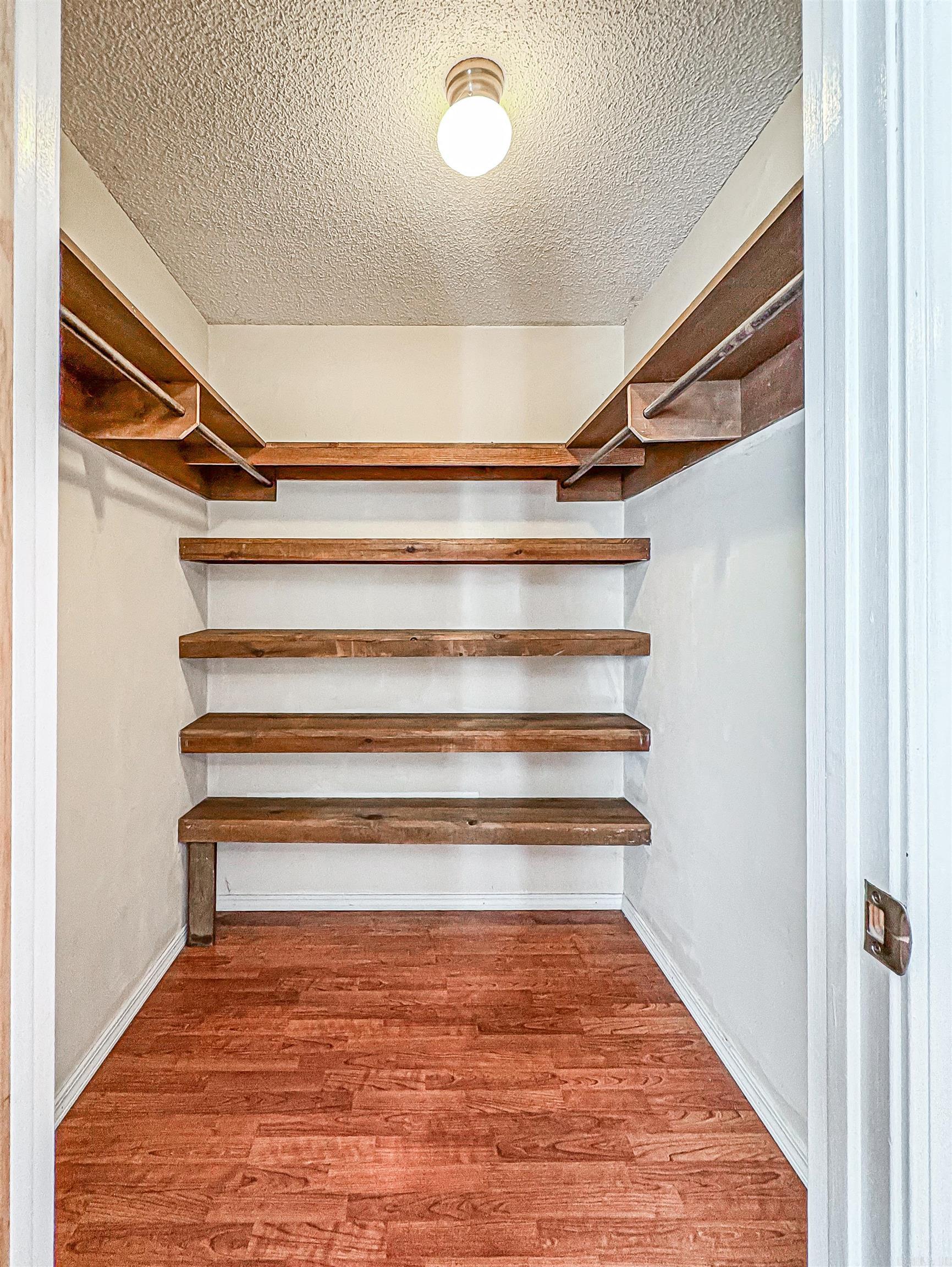 RAVENSWOOD PARK - Residential