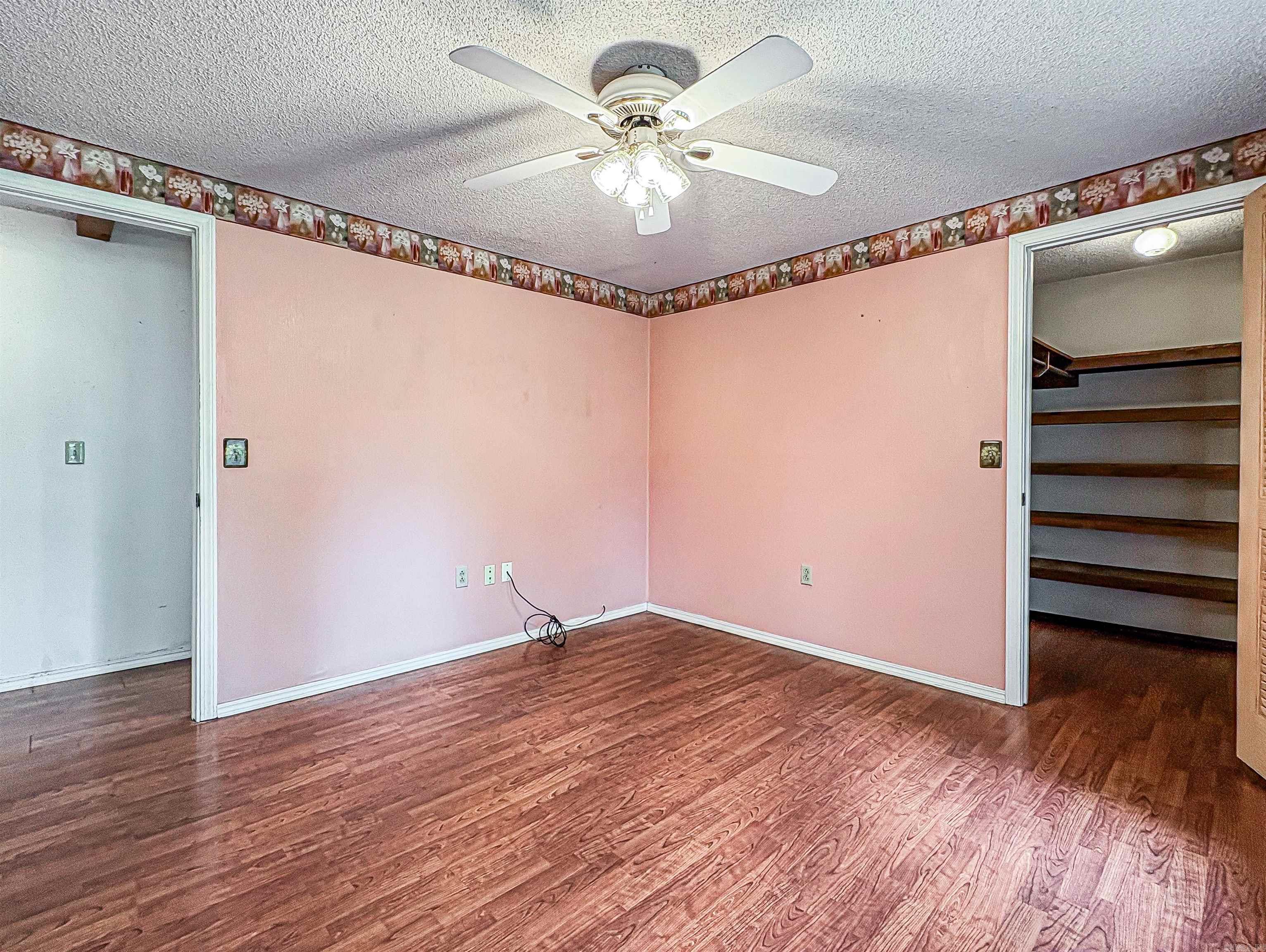 RAVENSWOOD PARK - Residential