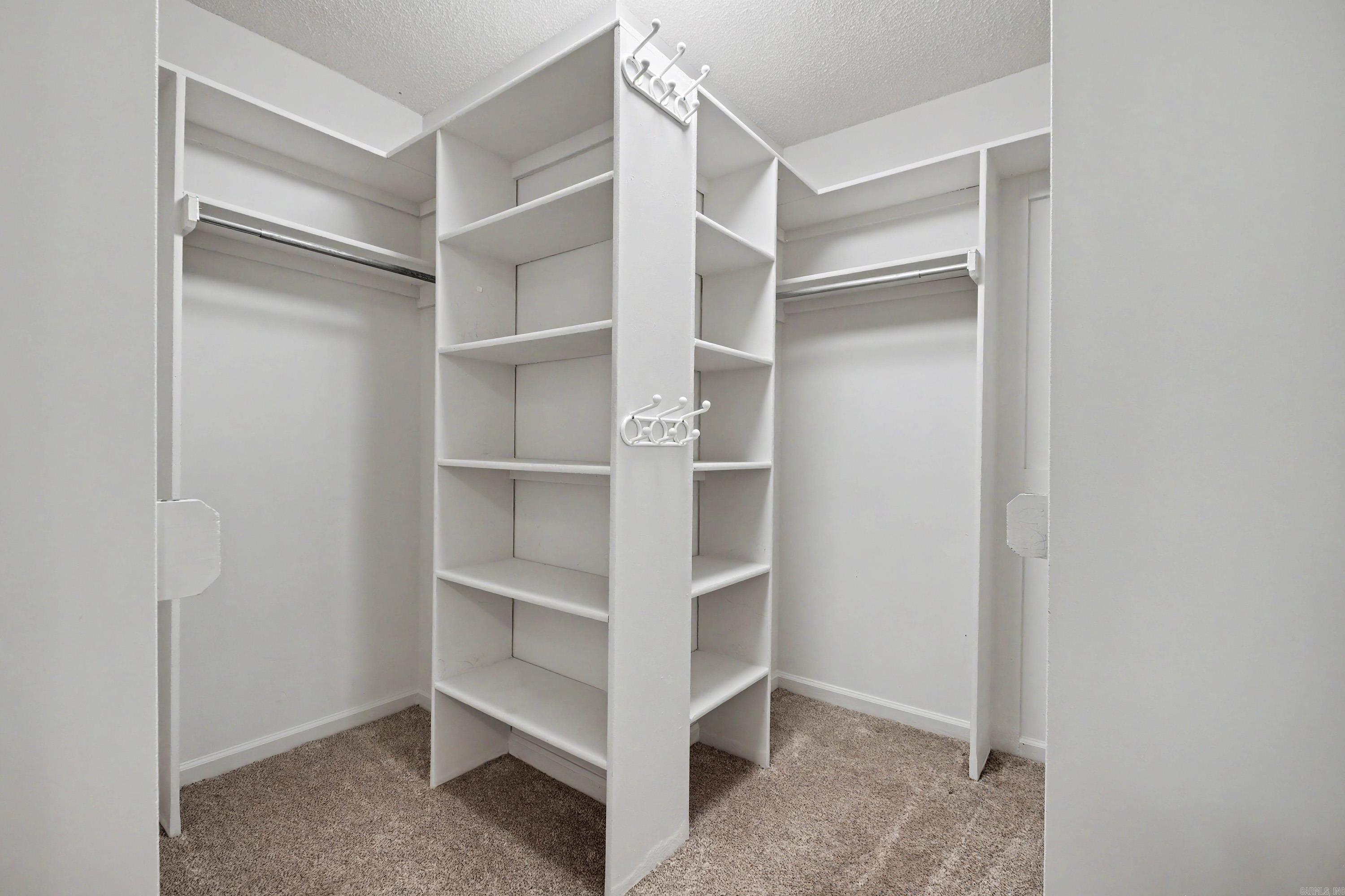 LAKEWOOD VALLEY ADDN - Residential