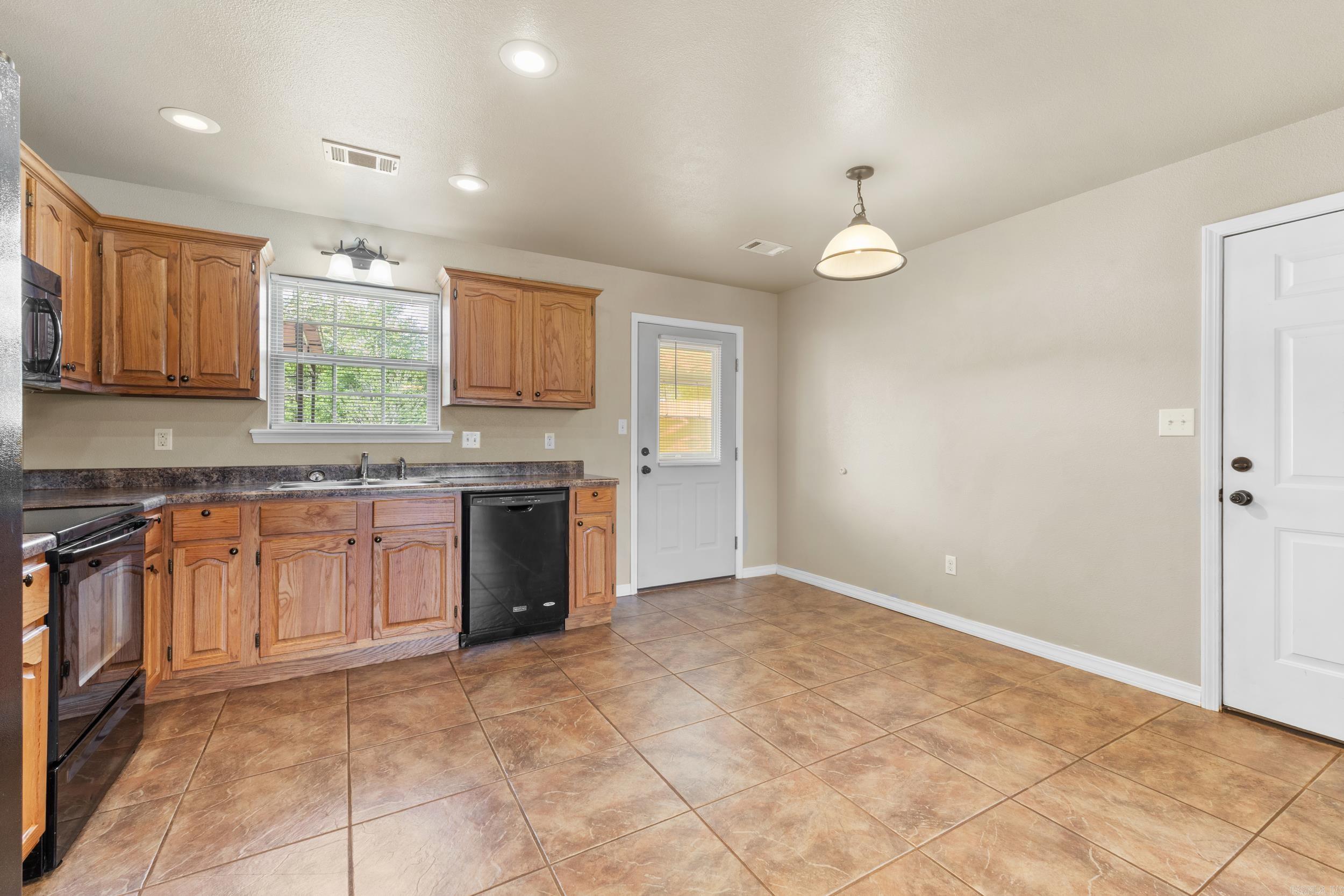 ROY ACRES ESTATES - Residential