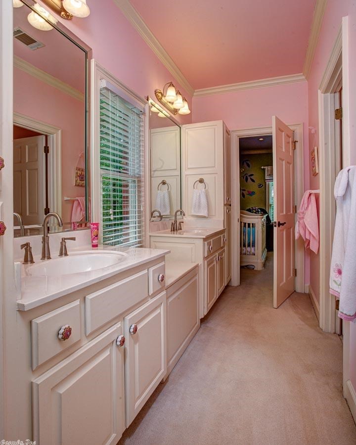 CHENAL VALLEY THE ESTATES - Residential