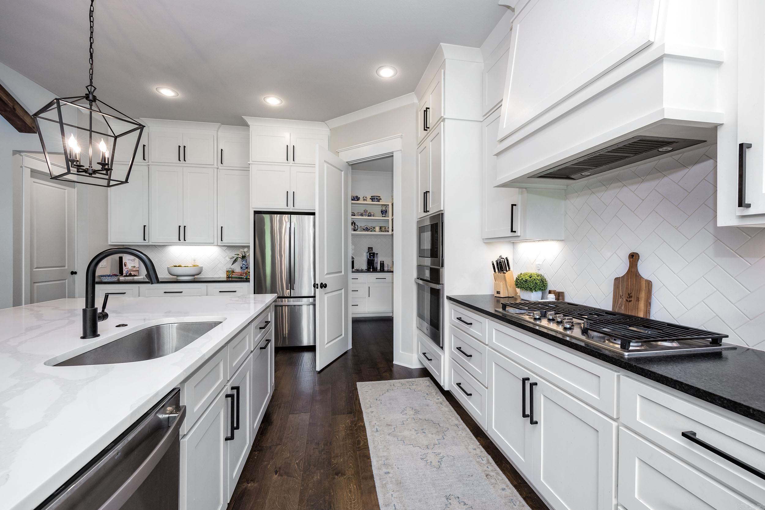 CHENAL VALLEY "CAUREL COURT" - Residential