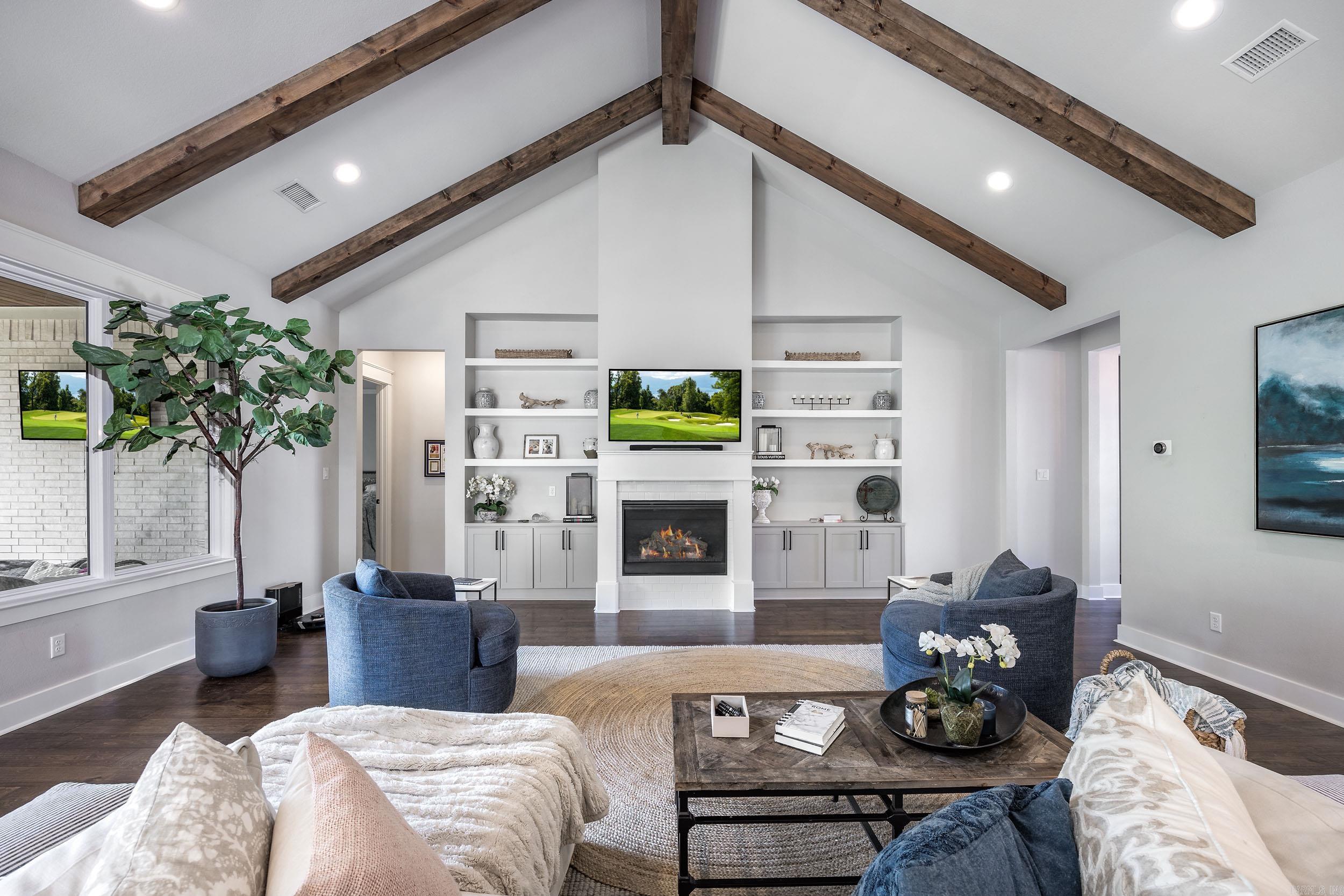 CHENAL VALLEY "CAUREL COURT" - Residential