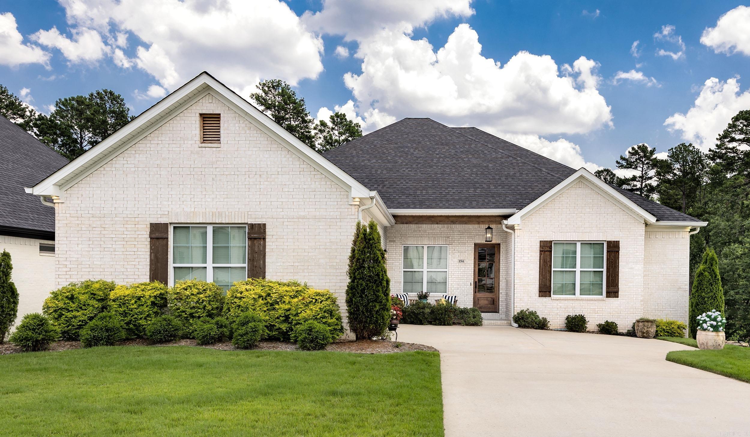 CHENAL VALLEY "CAUREL COURT" - Residential