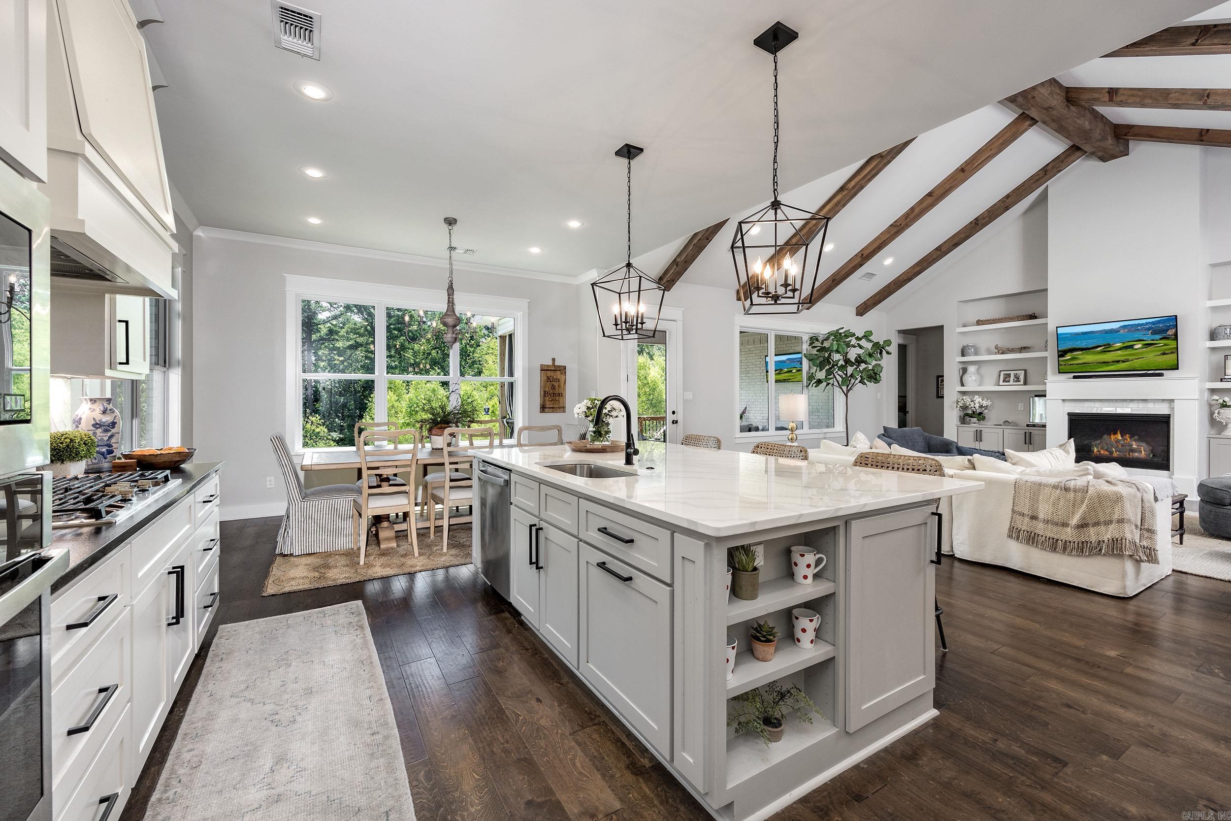 CHENAL VALLEY "CAUREL COURT" - Residential