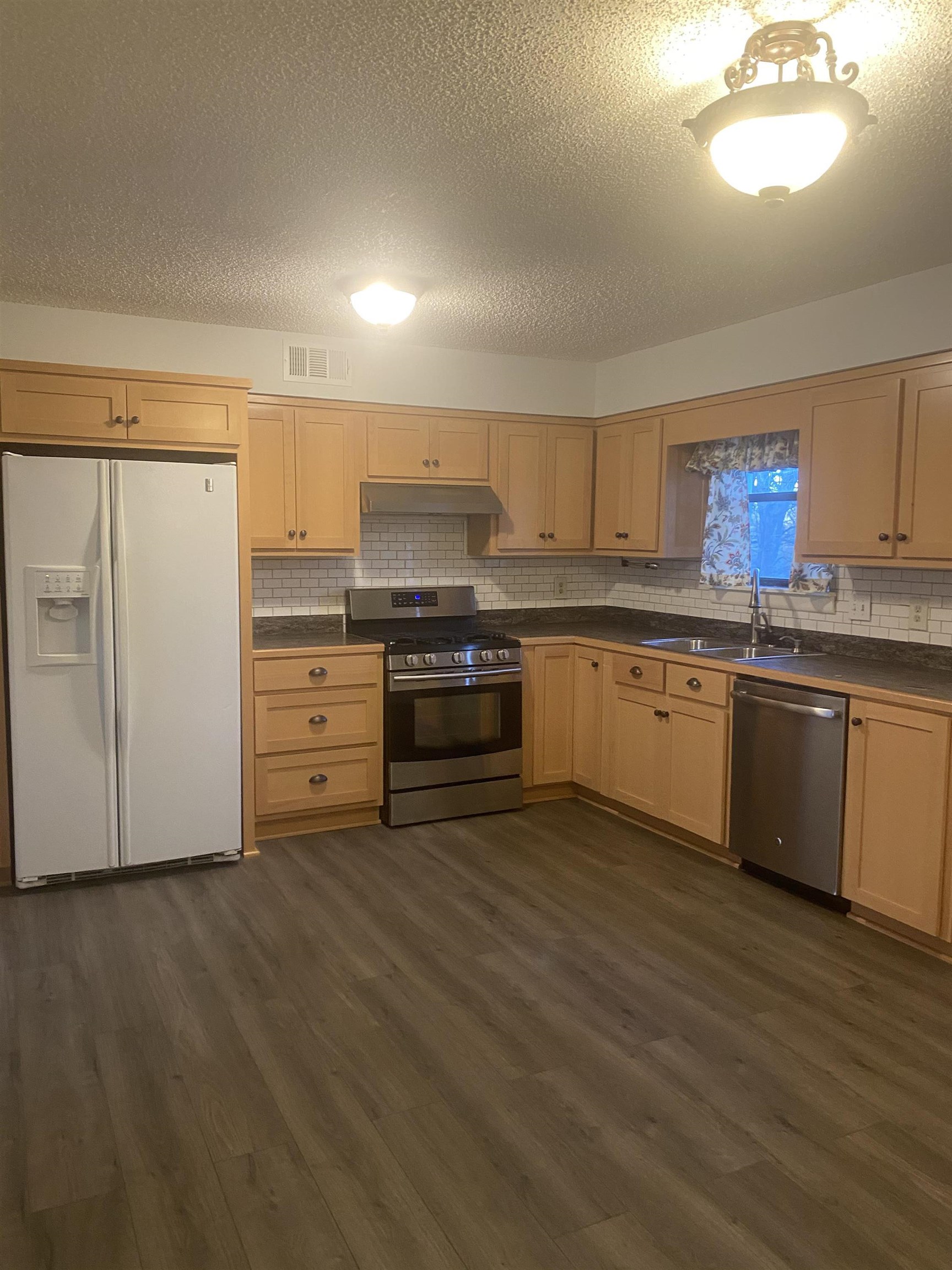 GIBRALTER HGTS - Residential Lease