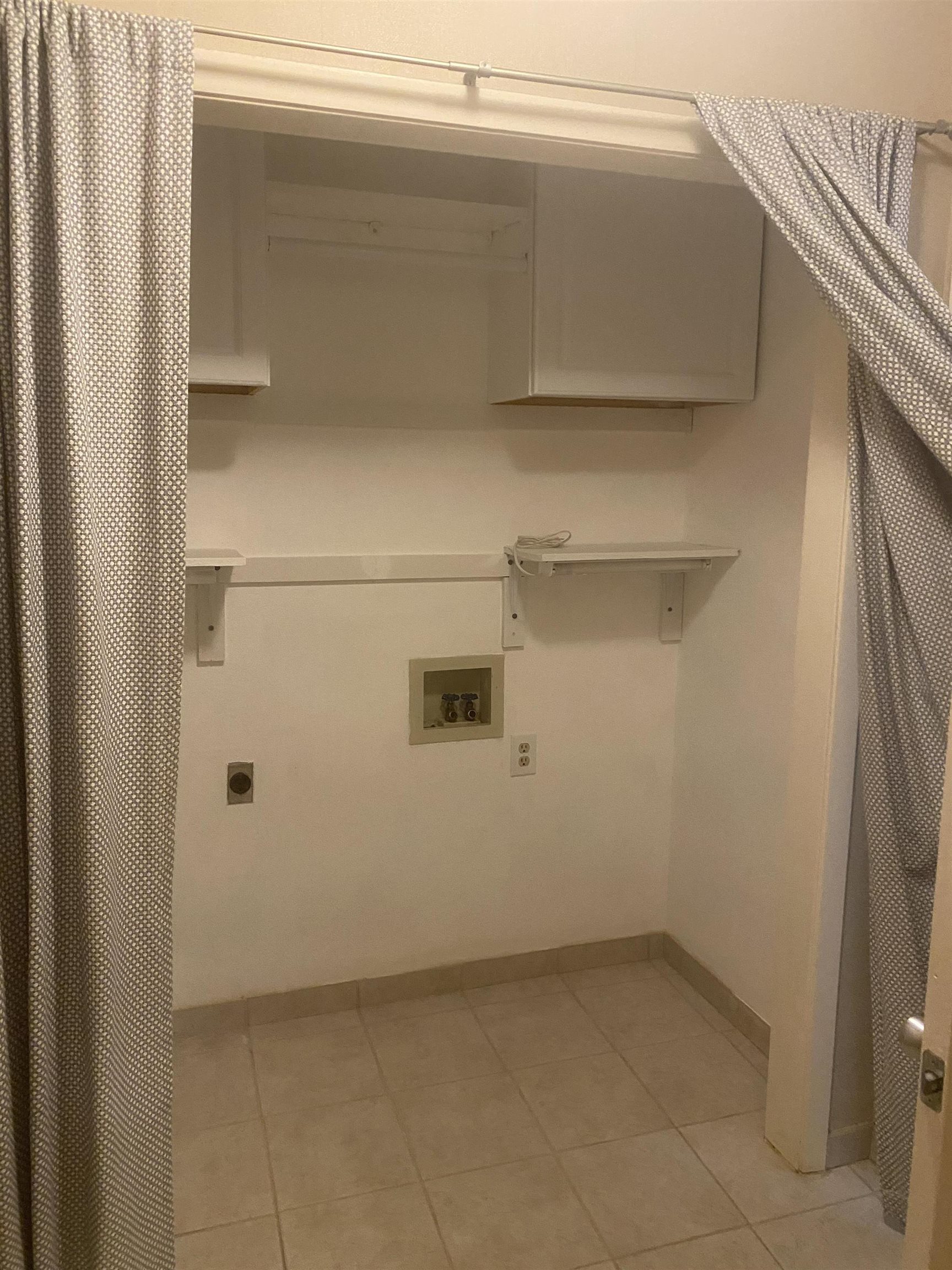 GIBRALTER HGTS - Residential Lease