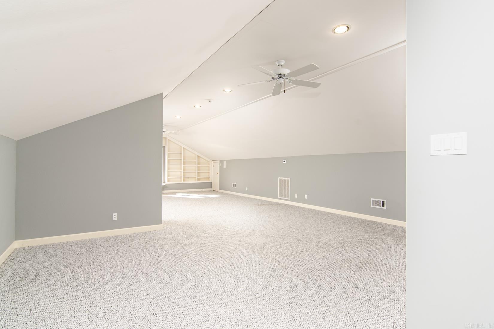 HICKORY CREEK - Residential