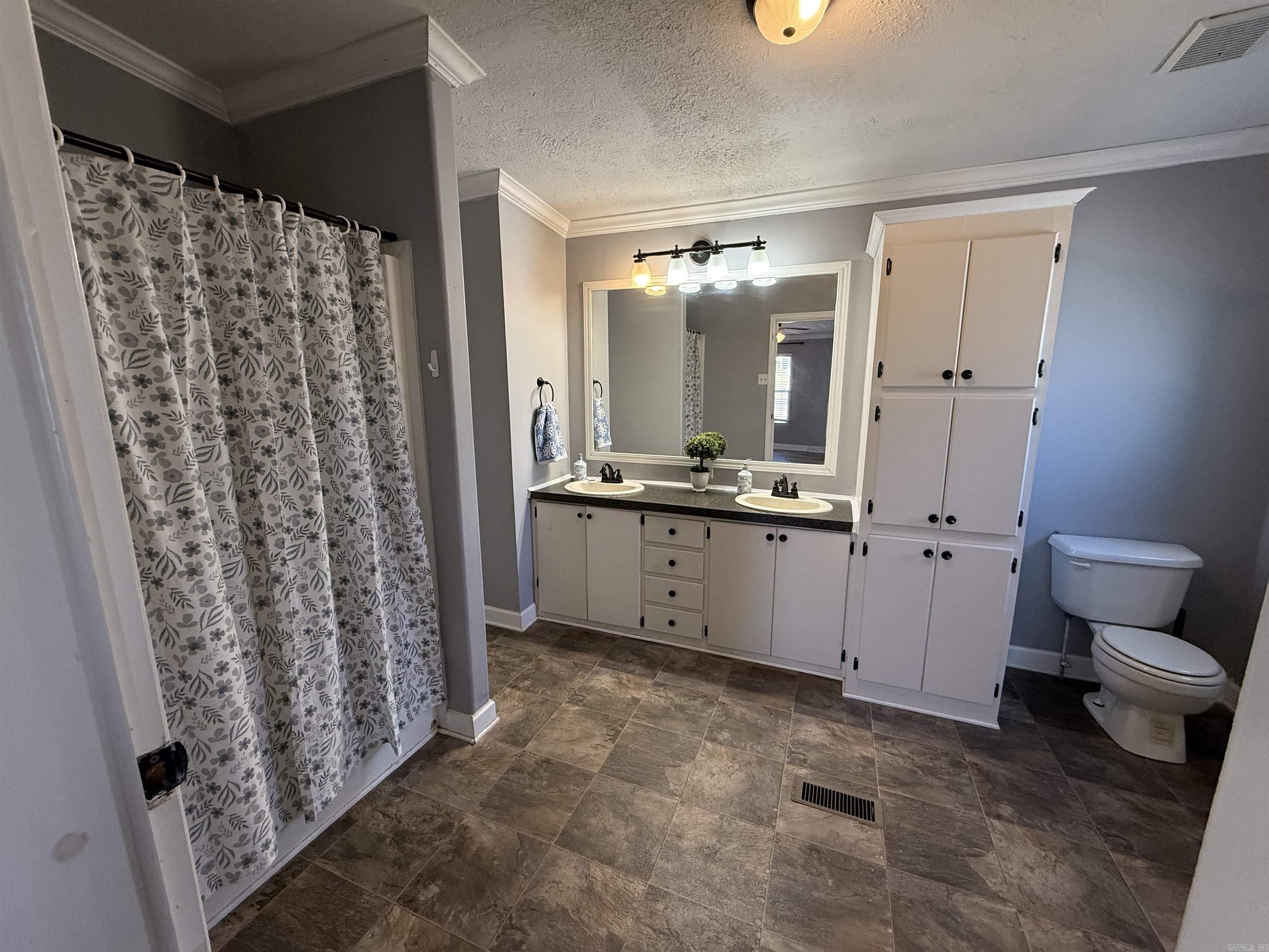 JOHN FINLEY SUBD - Residential