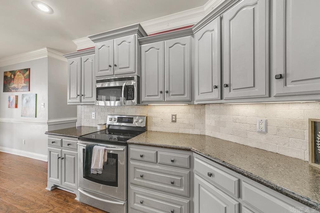 SHADOW CREEK - Residential