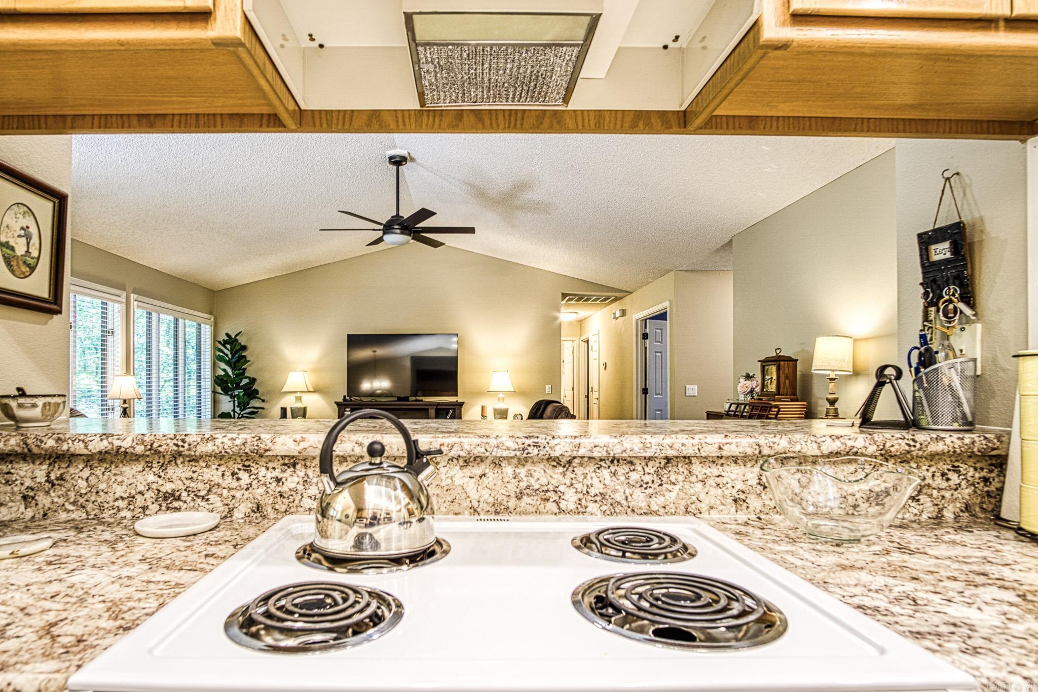 LANZA COURTS - Residential