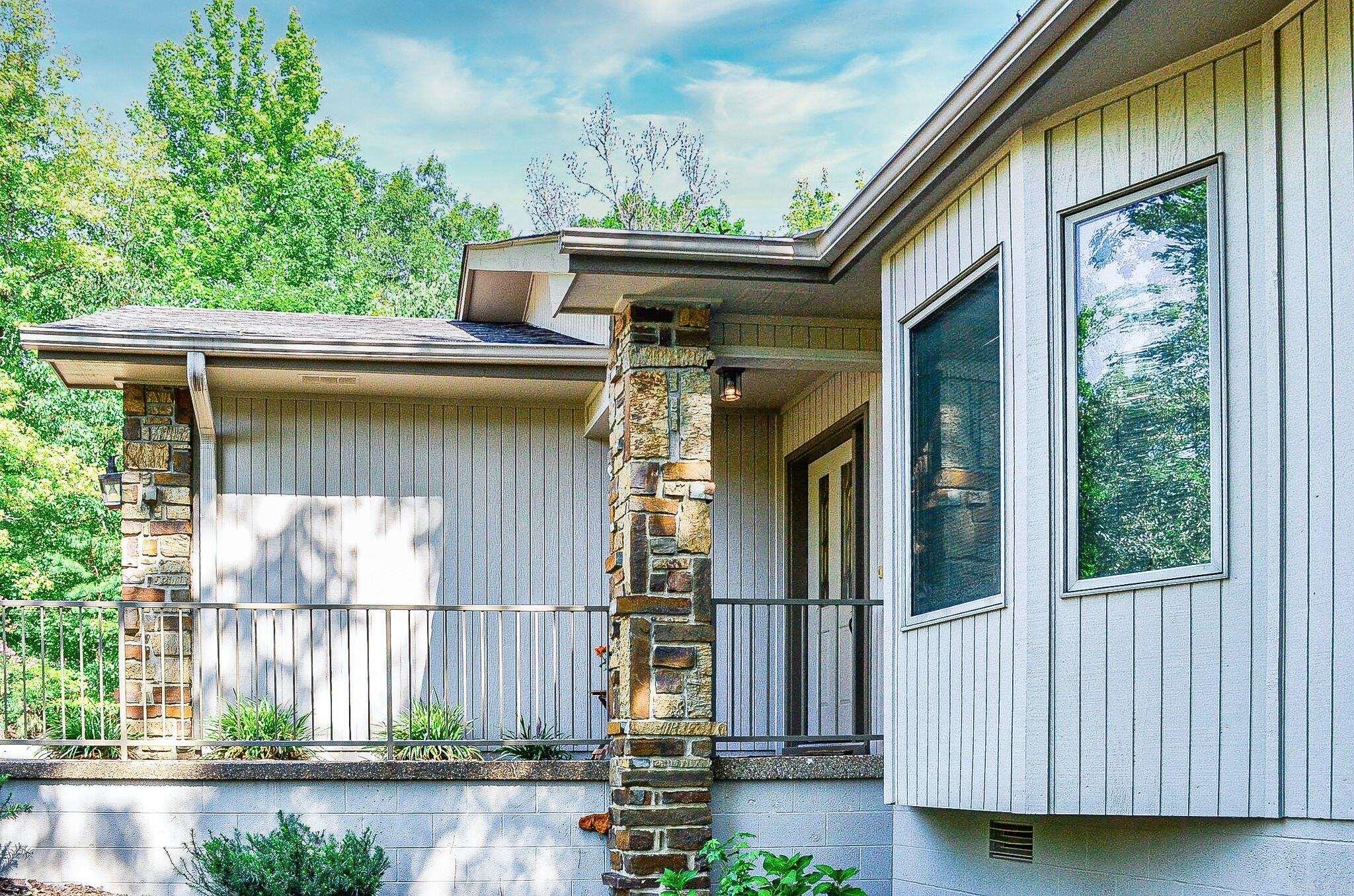 LANZA COURTS - Residential