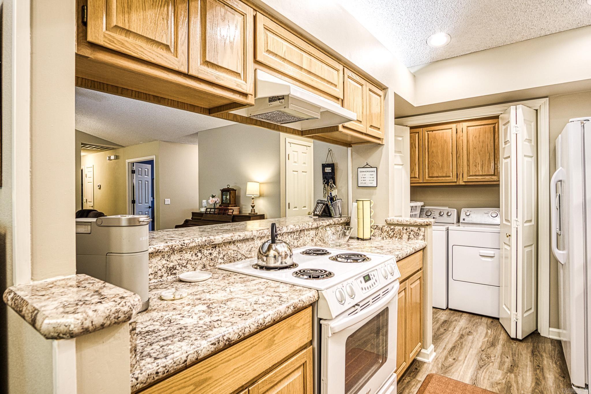 LANZA COURTS - Residential