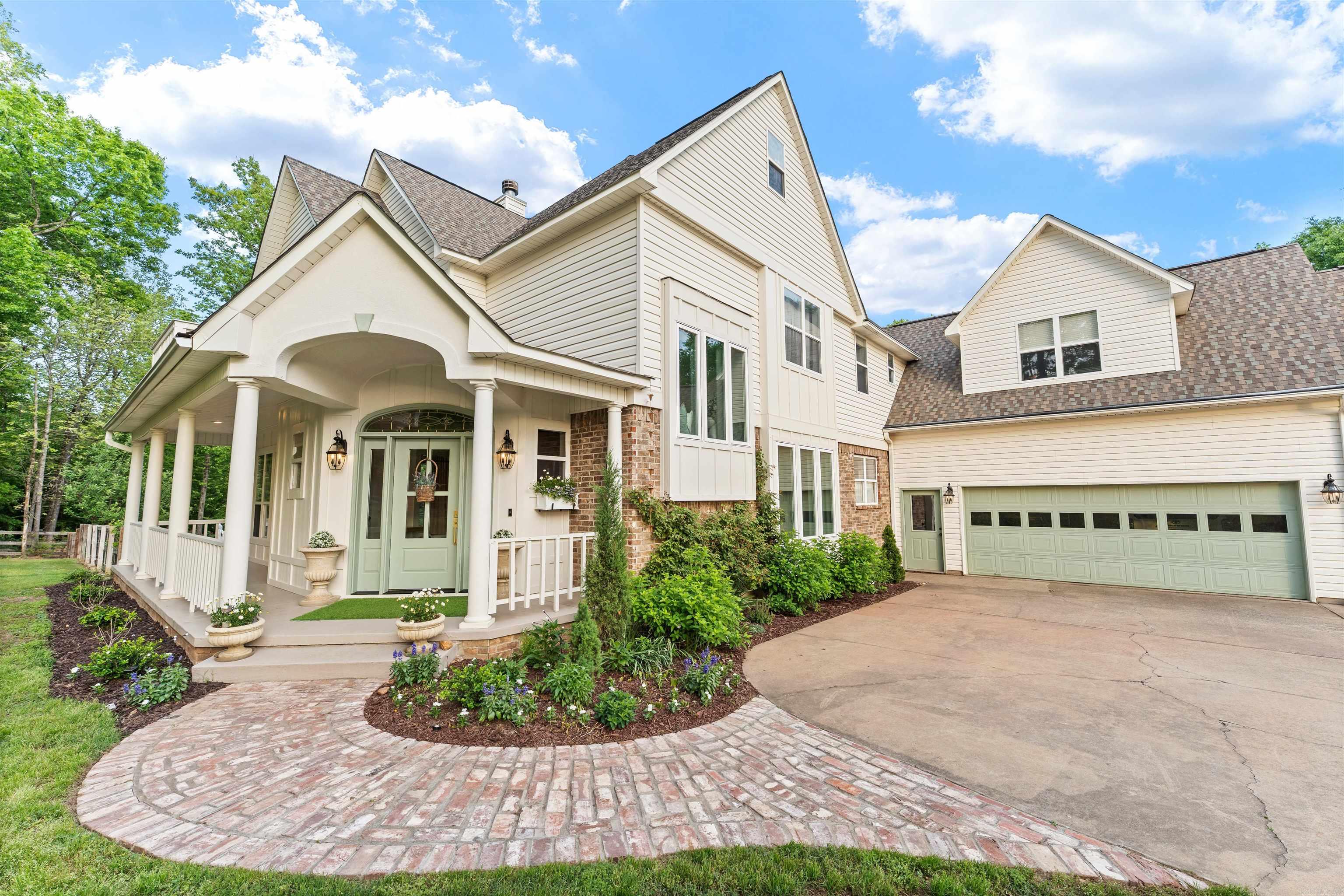 THE HILLS - Residential