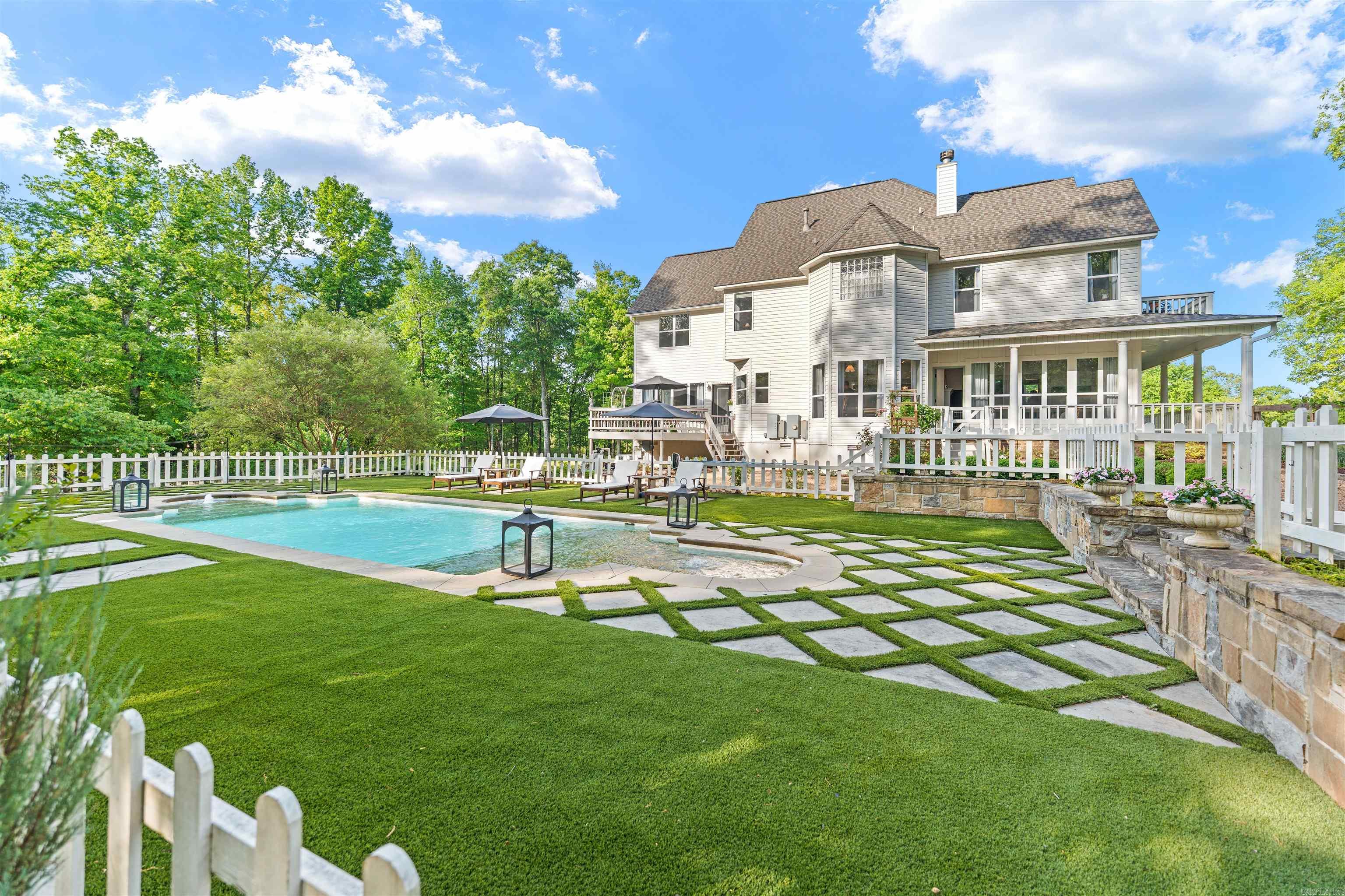 THE HILLS - Residential