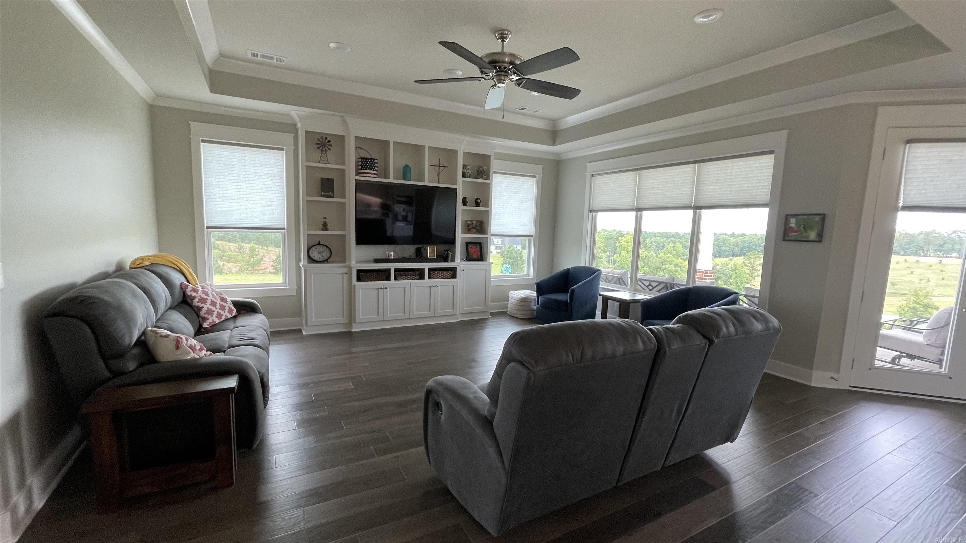 KENTUCKY HILLS - Residential