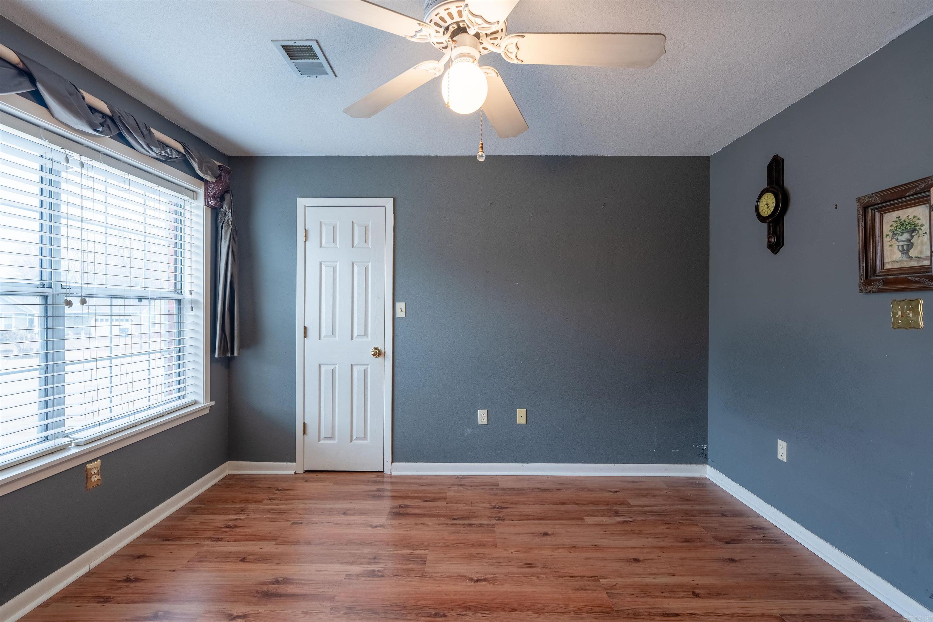 RIVER OAKS - Residential