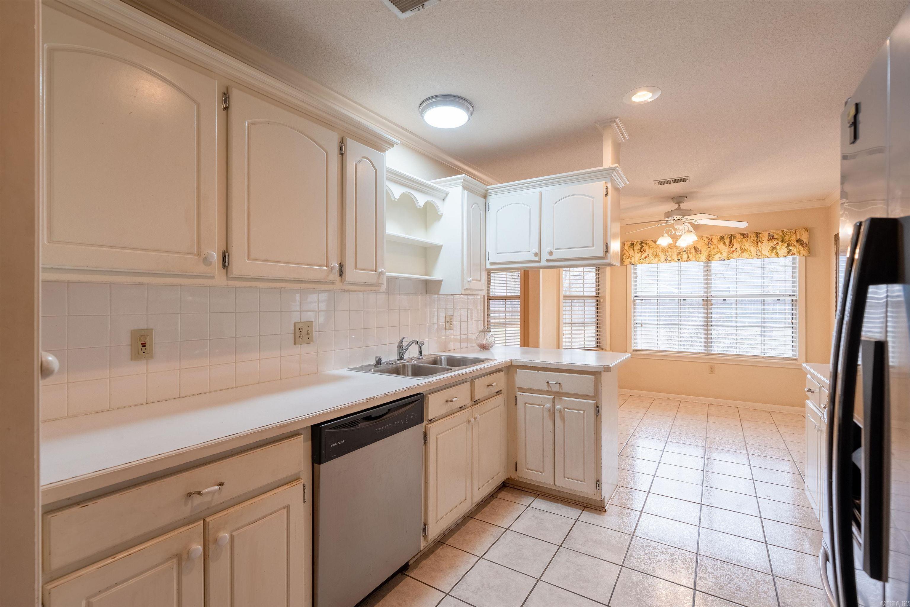 RIVER OAKS - Residential