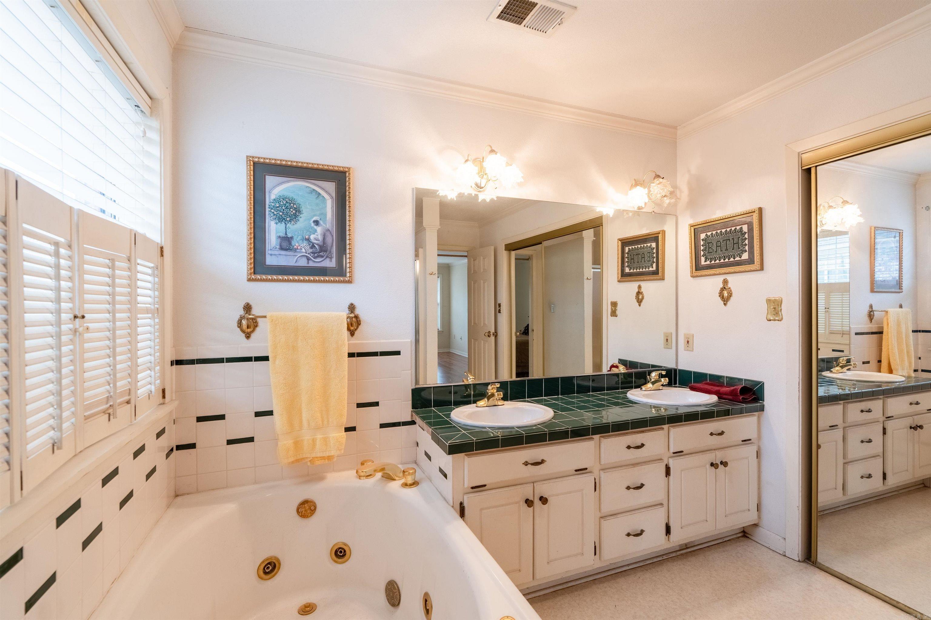 RIVER OAKS - Residential