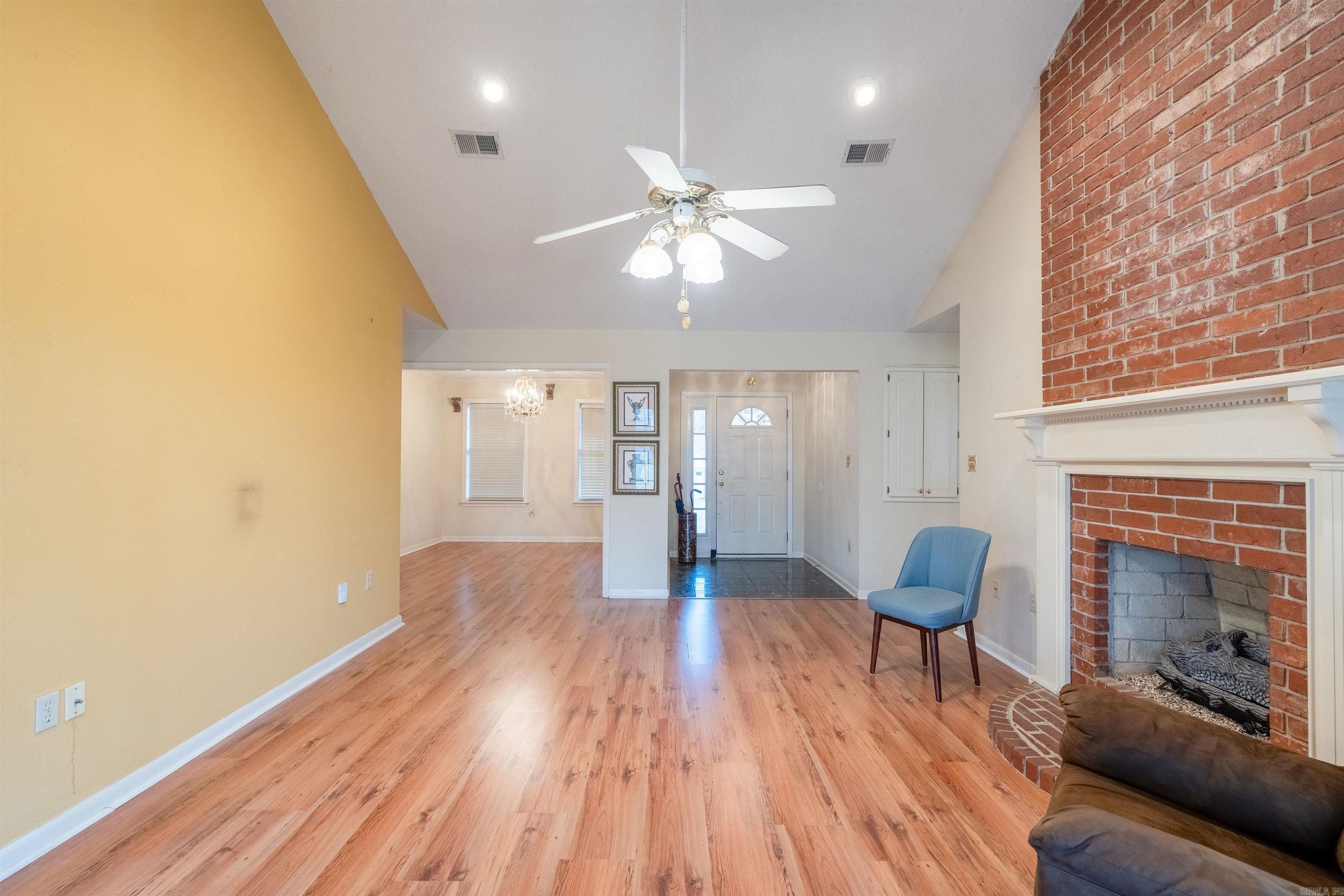 RIVER OAKS - Residential