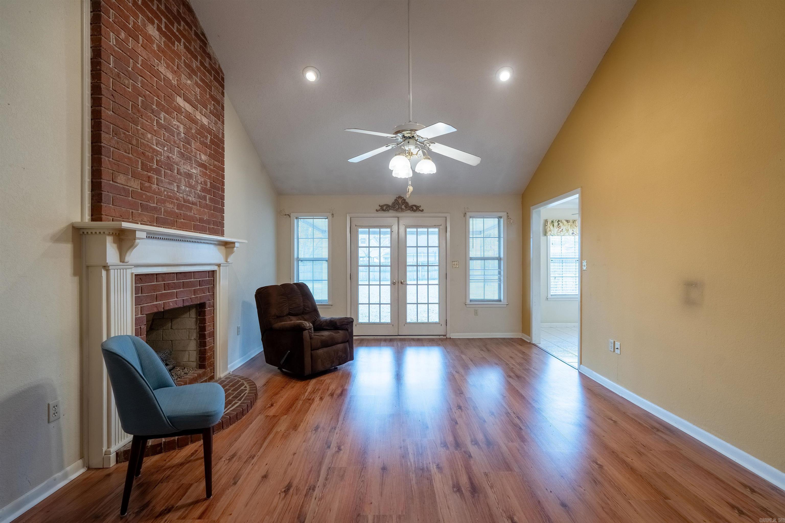 RIVER OAKS - Residential