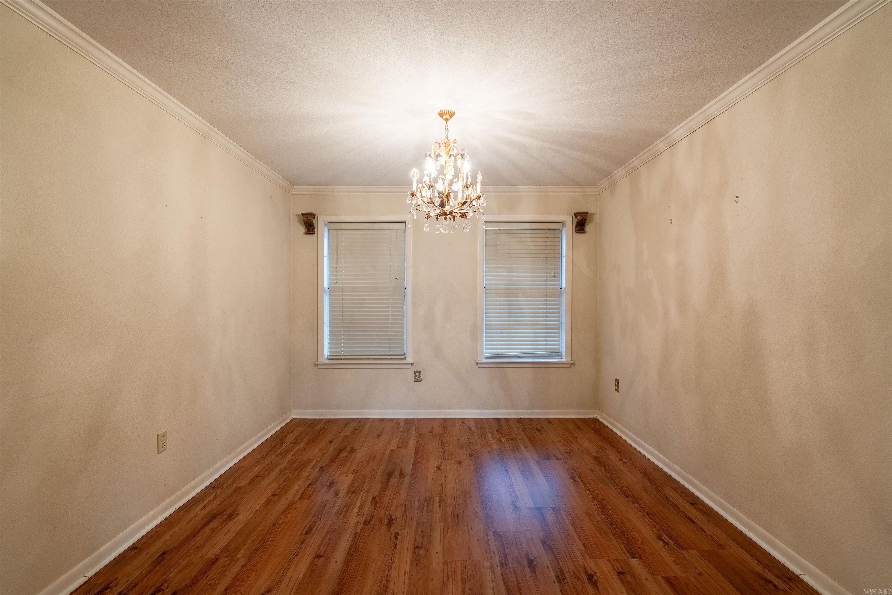 RIVER OAKS - Residential