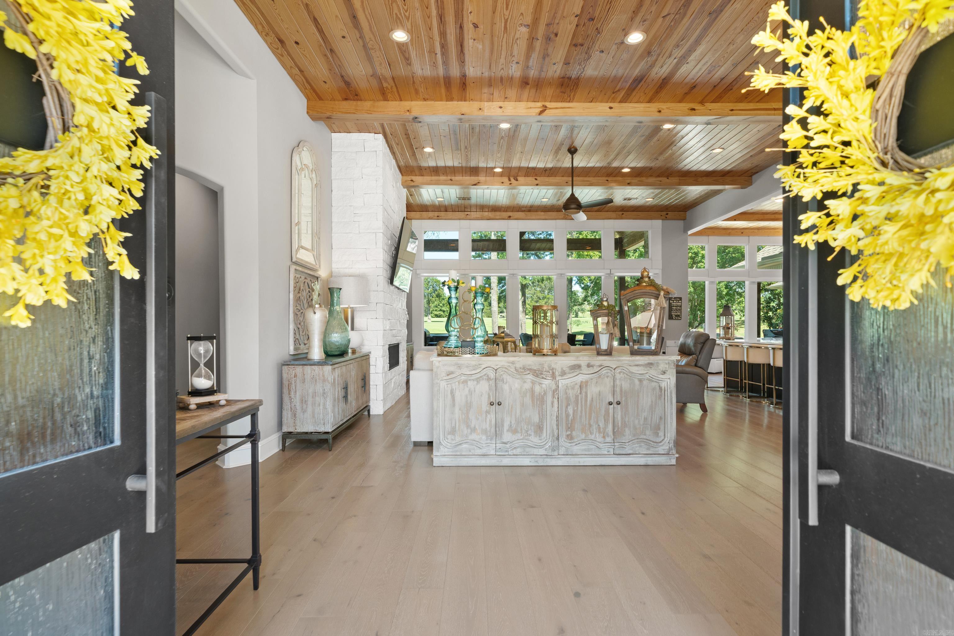 ARLINGTON PARK - Residential