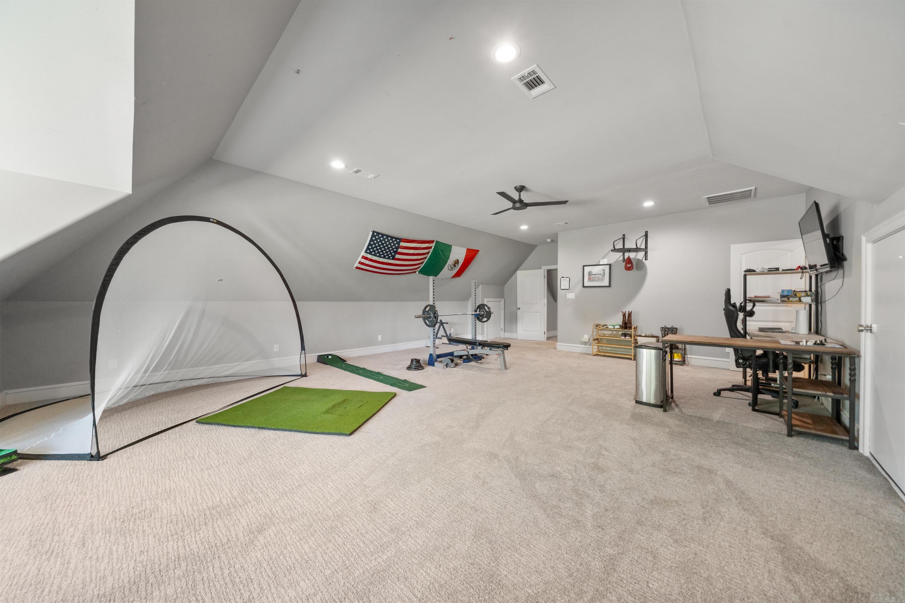 ARLINGTON PARK - Residential