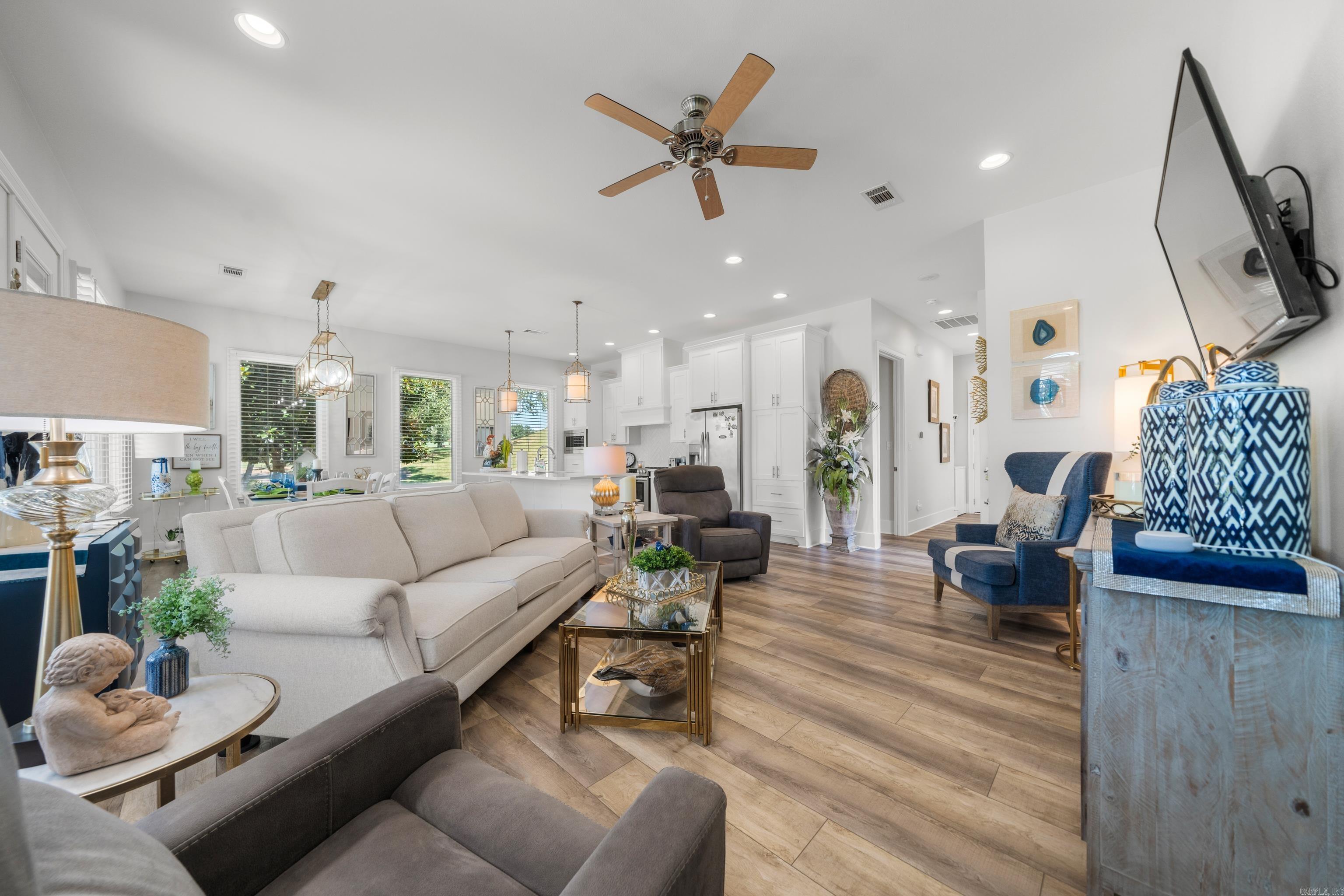 ARLINGTON PARK - Residential
